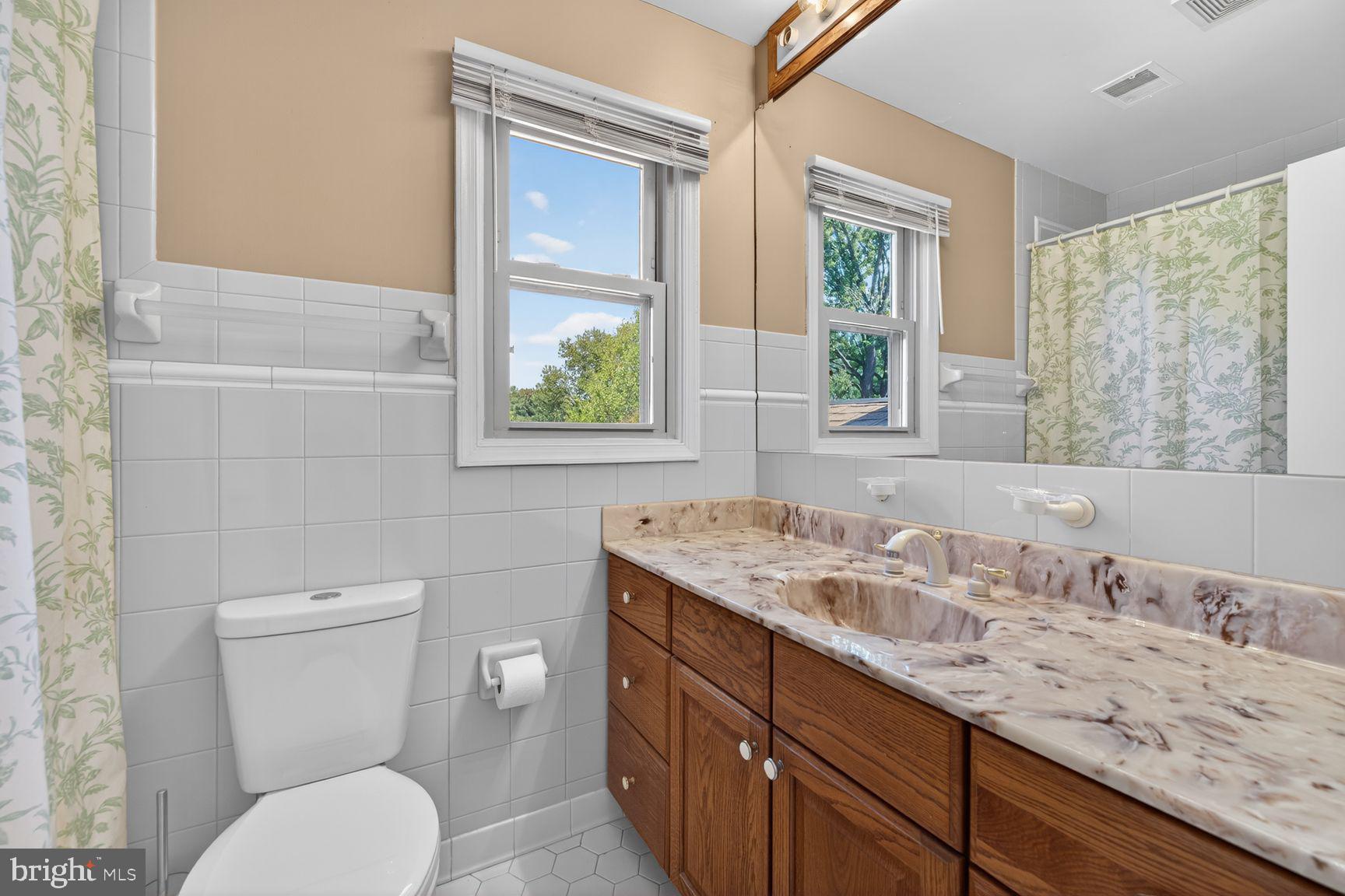 QUINCE ORCHARD KNOLLS - Residential
