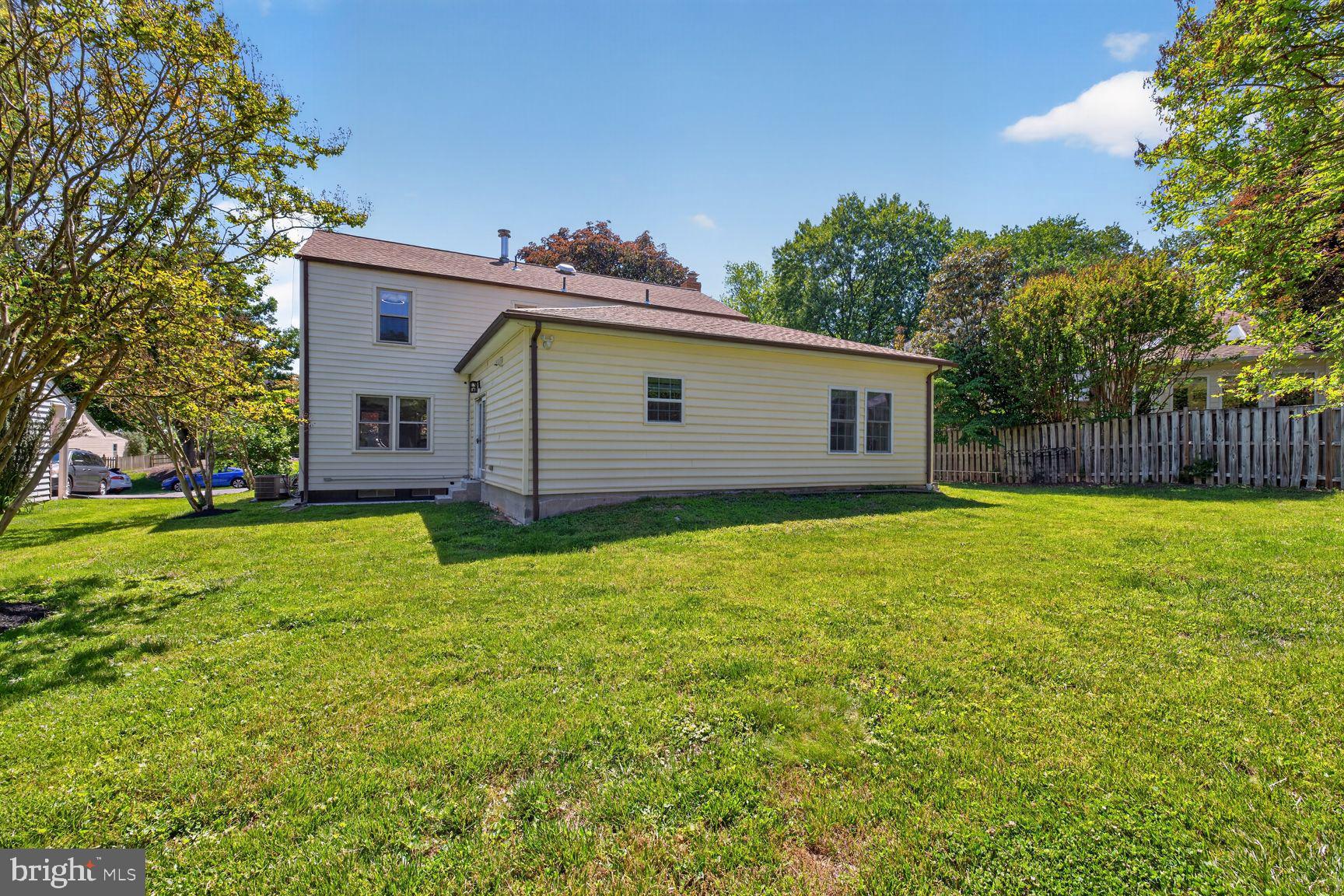 QUINCE ORCHARD KNOLLS - Residential