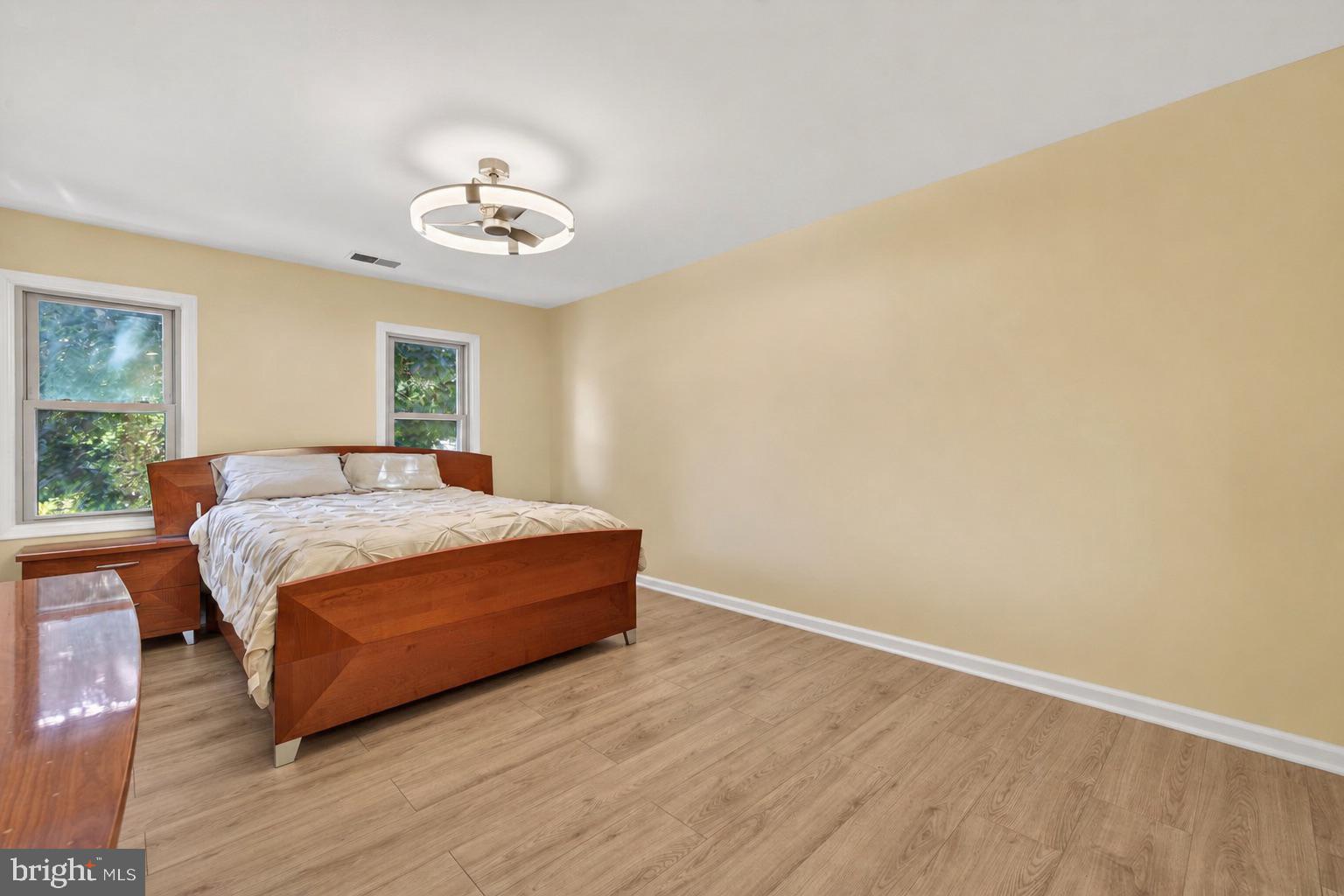 QUINCE ORCHARD KNOLLS - Residential