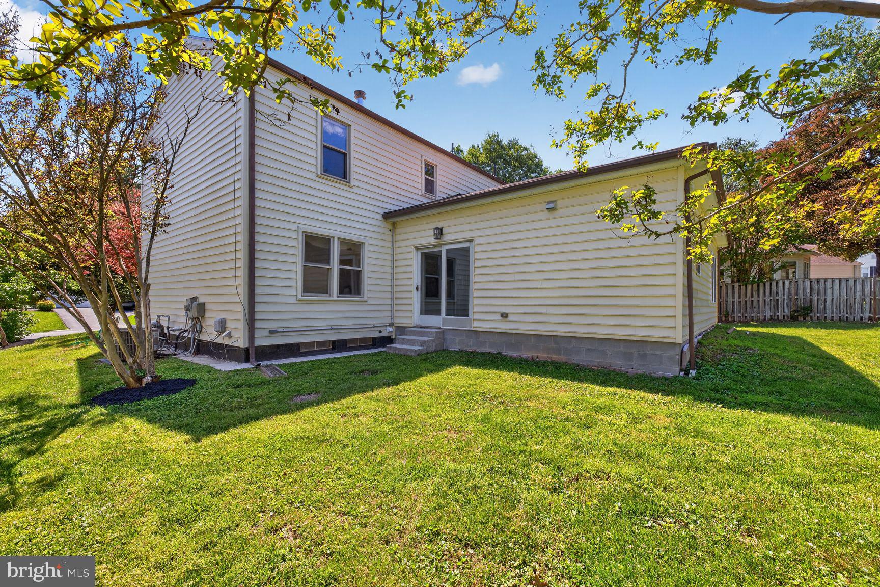 QUINCE ORCHARD KNOLLS - Residential