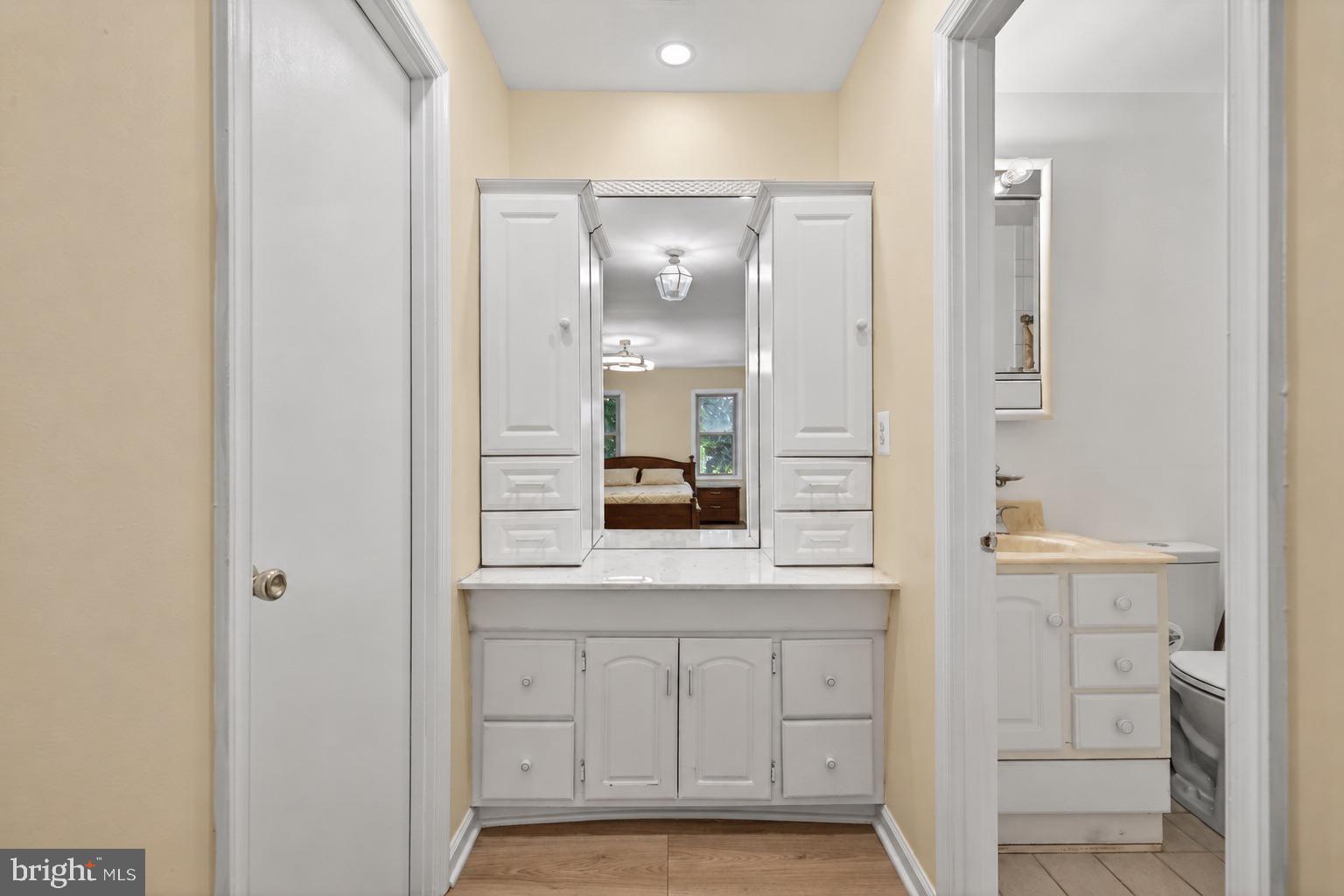 QUINCE ORCHARD KNOLLS - Residential