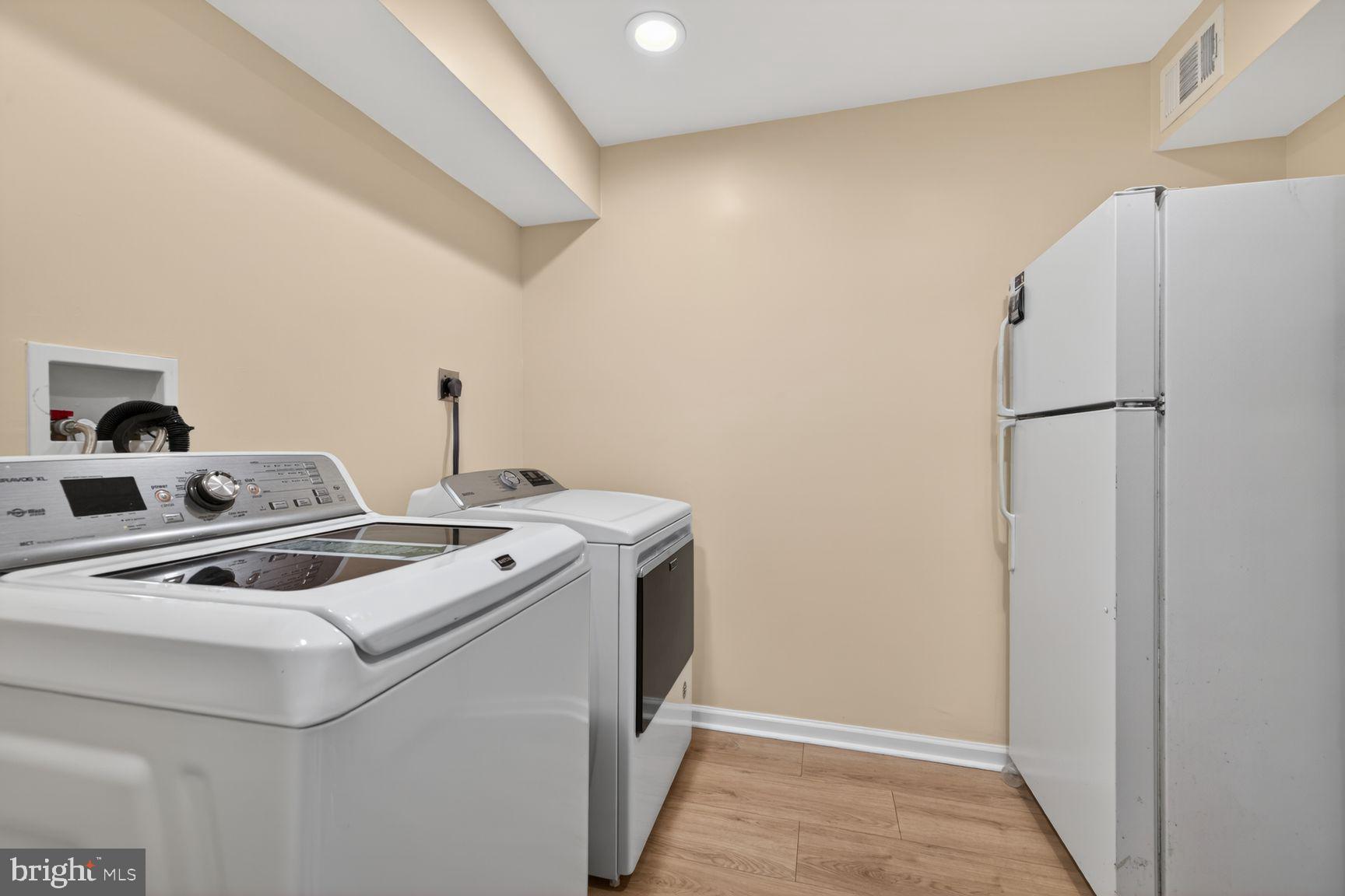 QUINCE ORCHARD KNOLLS - Residential