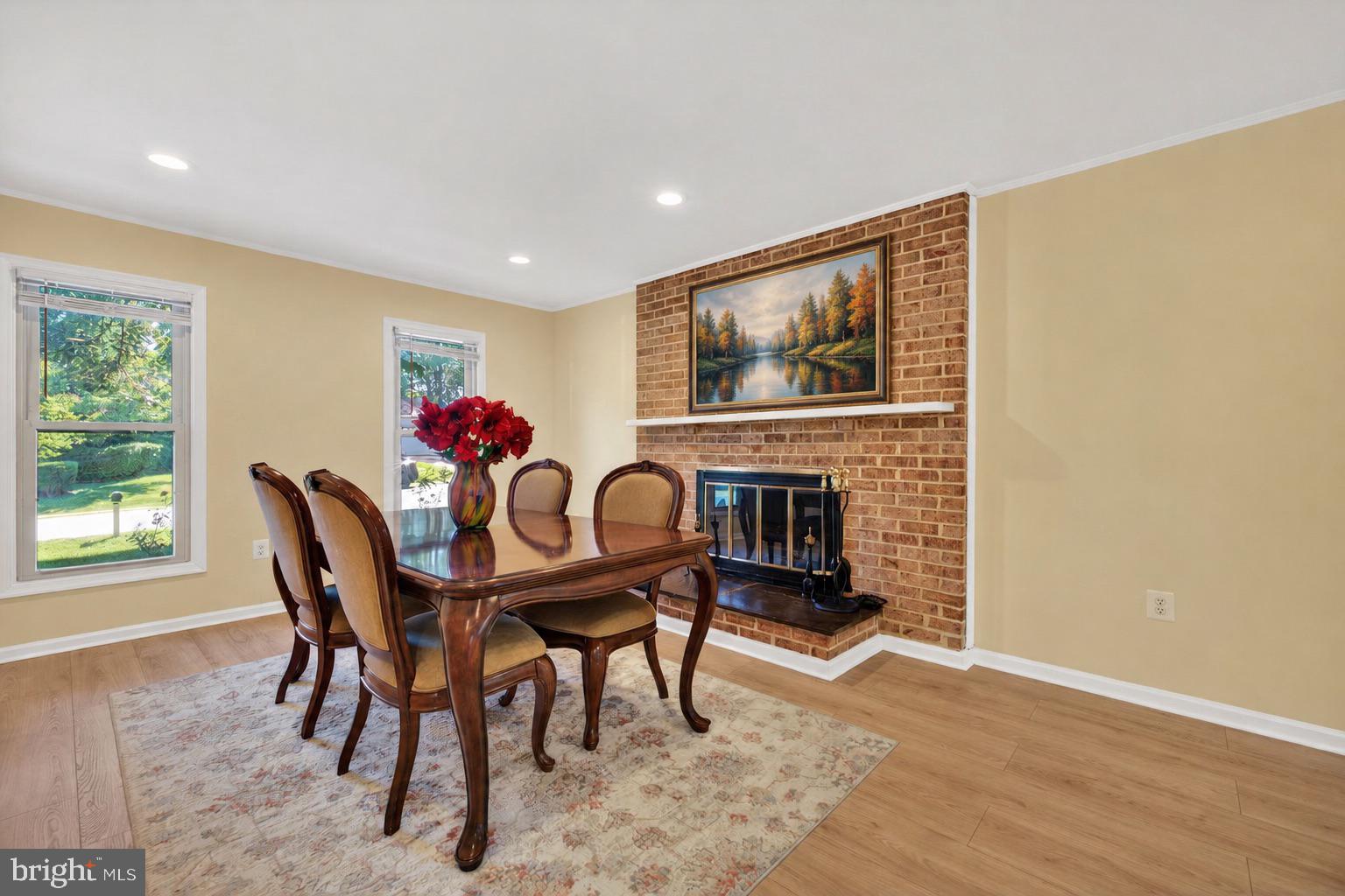 QUINCE ORCHARD KNOLLS - Residential