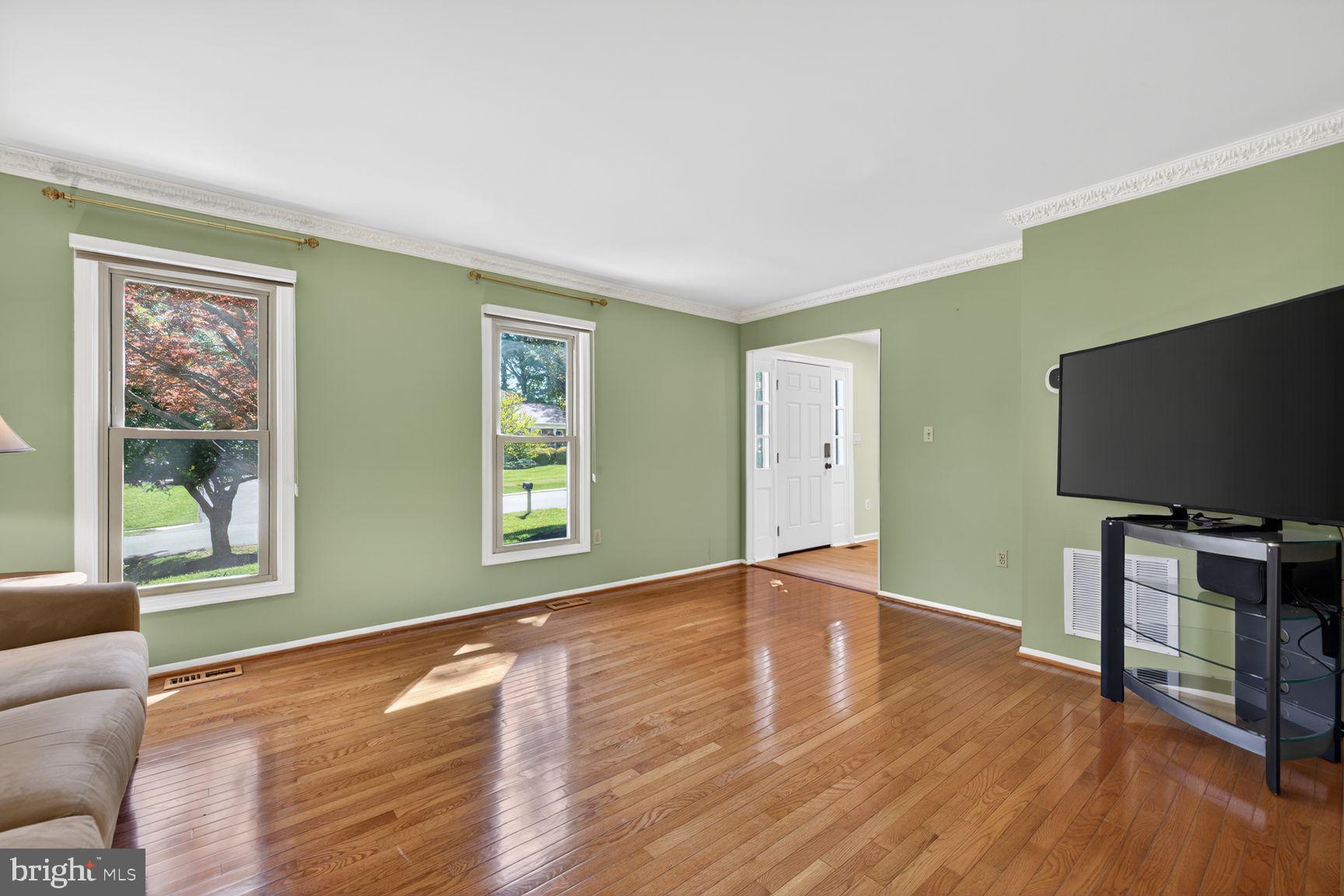 QUINCE ORCHARD KNOLLS - Residential