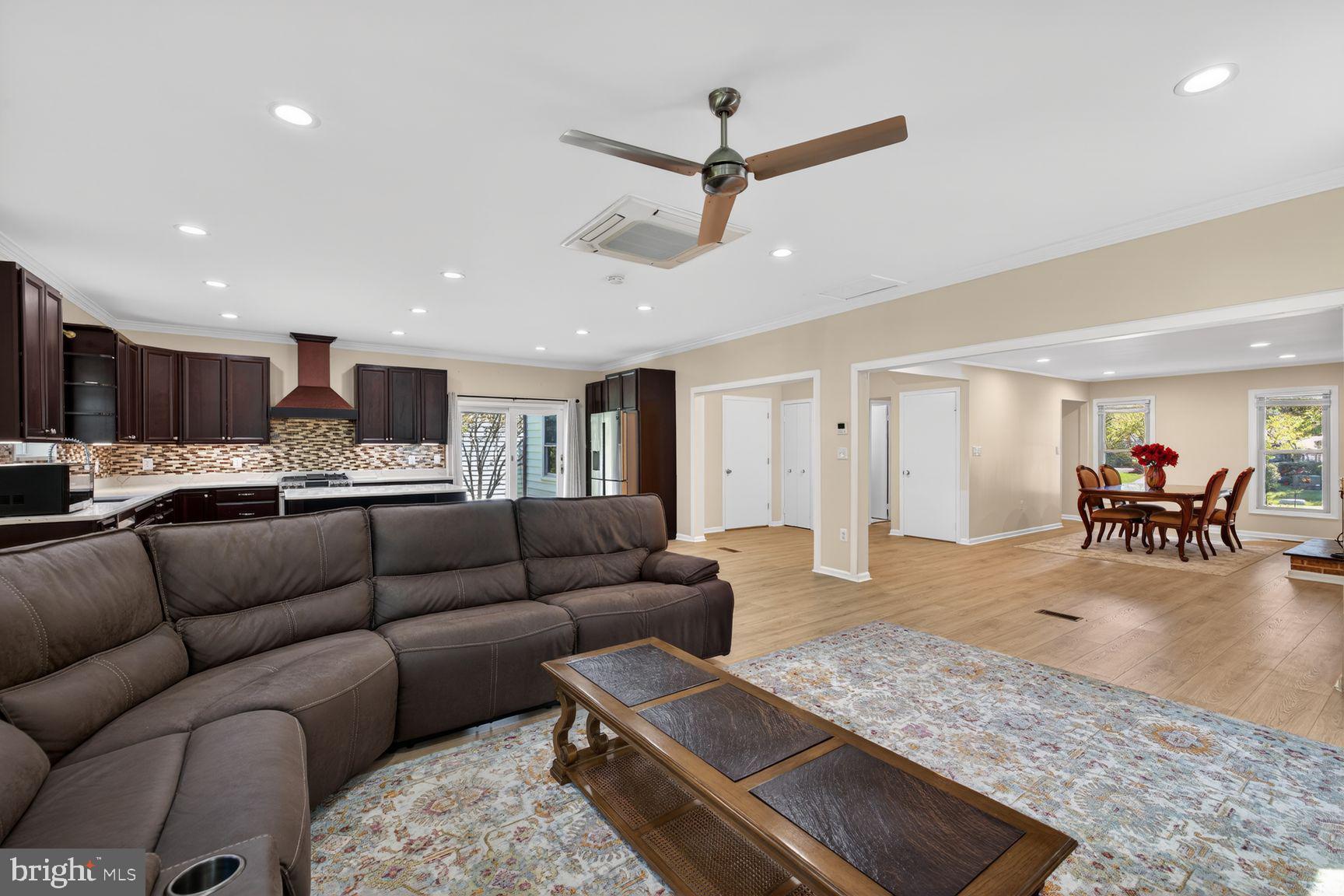 QUINCE ORCHARD KNOLLS - Residential
