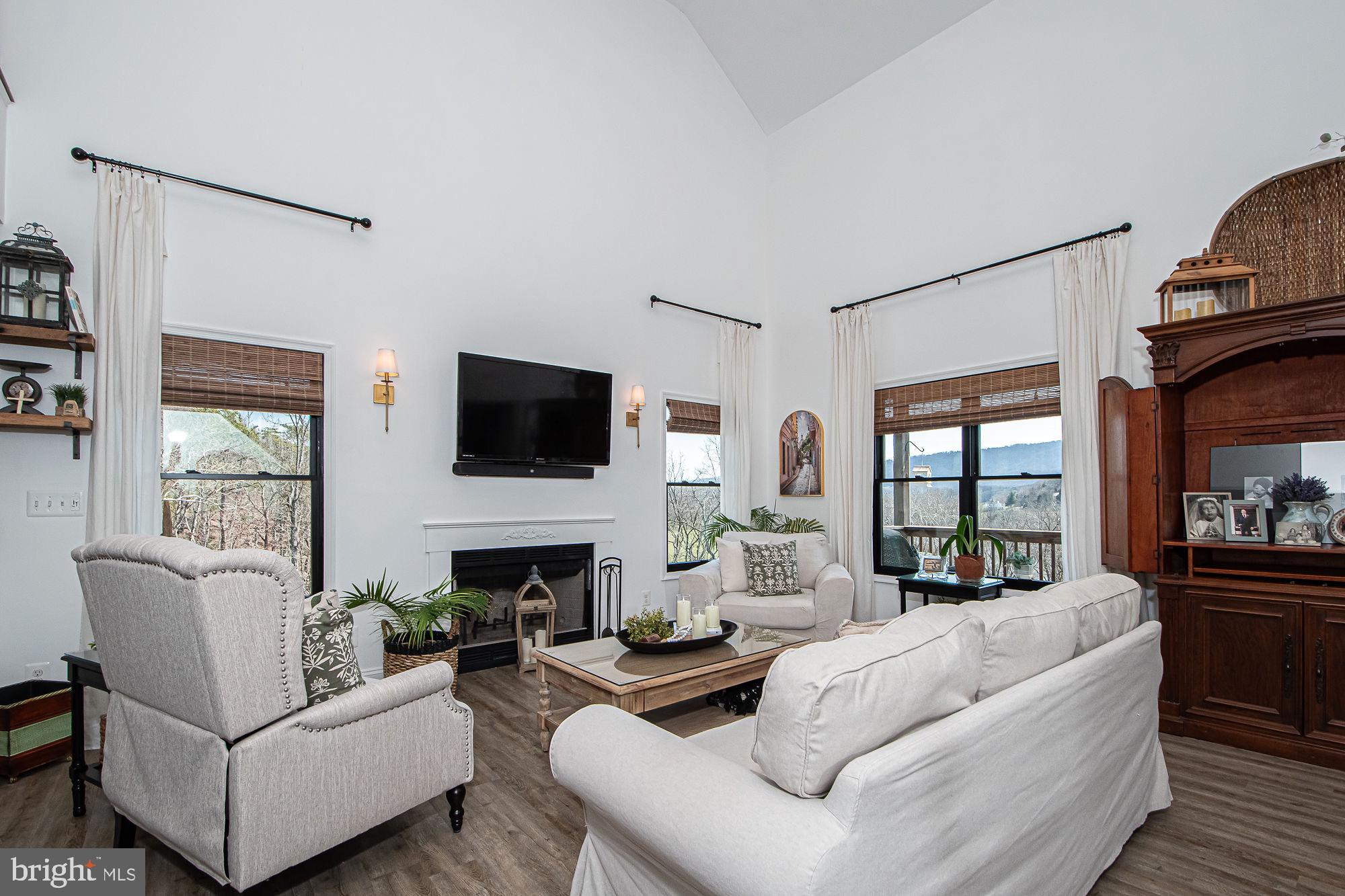 JUNEWOOD ESTATES - Residential