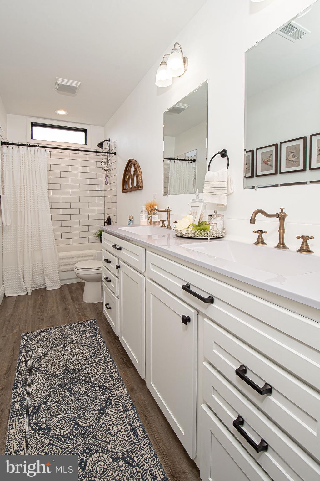 JUNEWOOD ESTATES - Residential