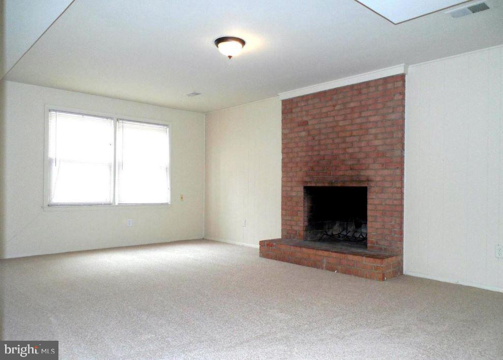 ROLLING VALLEY - Residential Lease