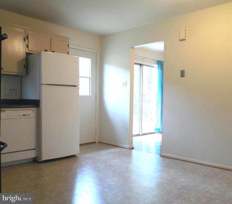 ROLLING VALLEY - Residential Lease