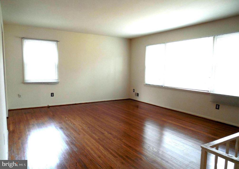 ROLLING VALLEY - Residential Lease