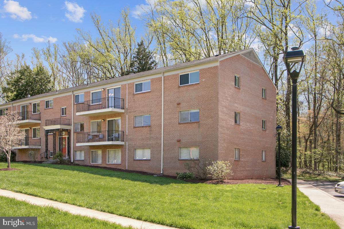 PARKSIDE CONDOMINIUMS - Residential