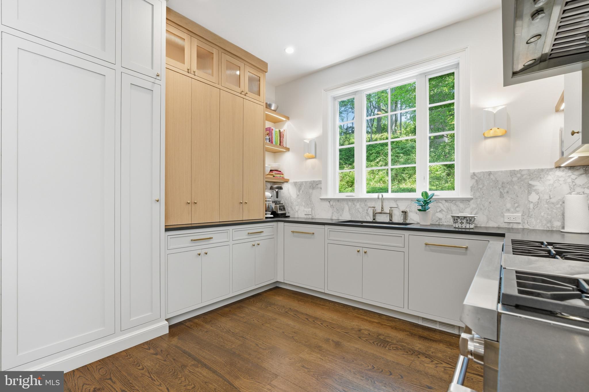 RADNOR HUNT - Residential