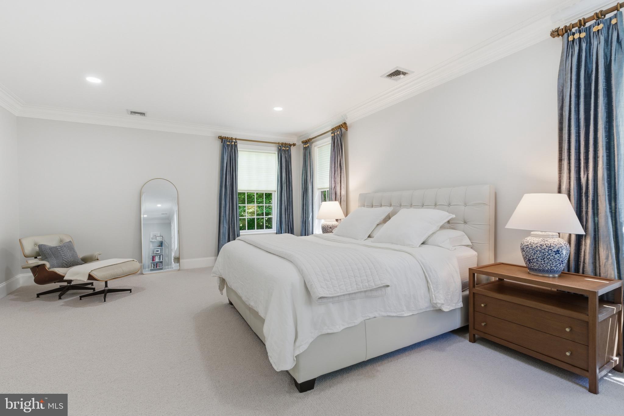 RADNOR HUNT - Residential