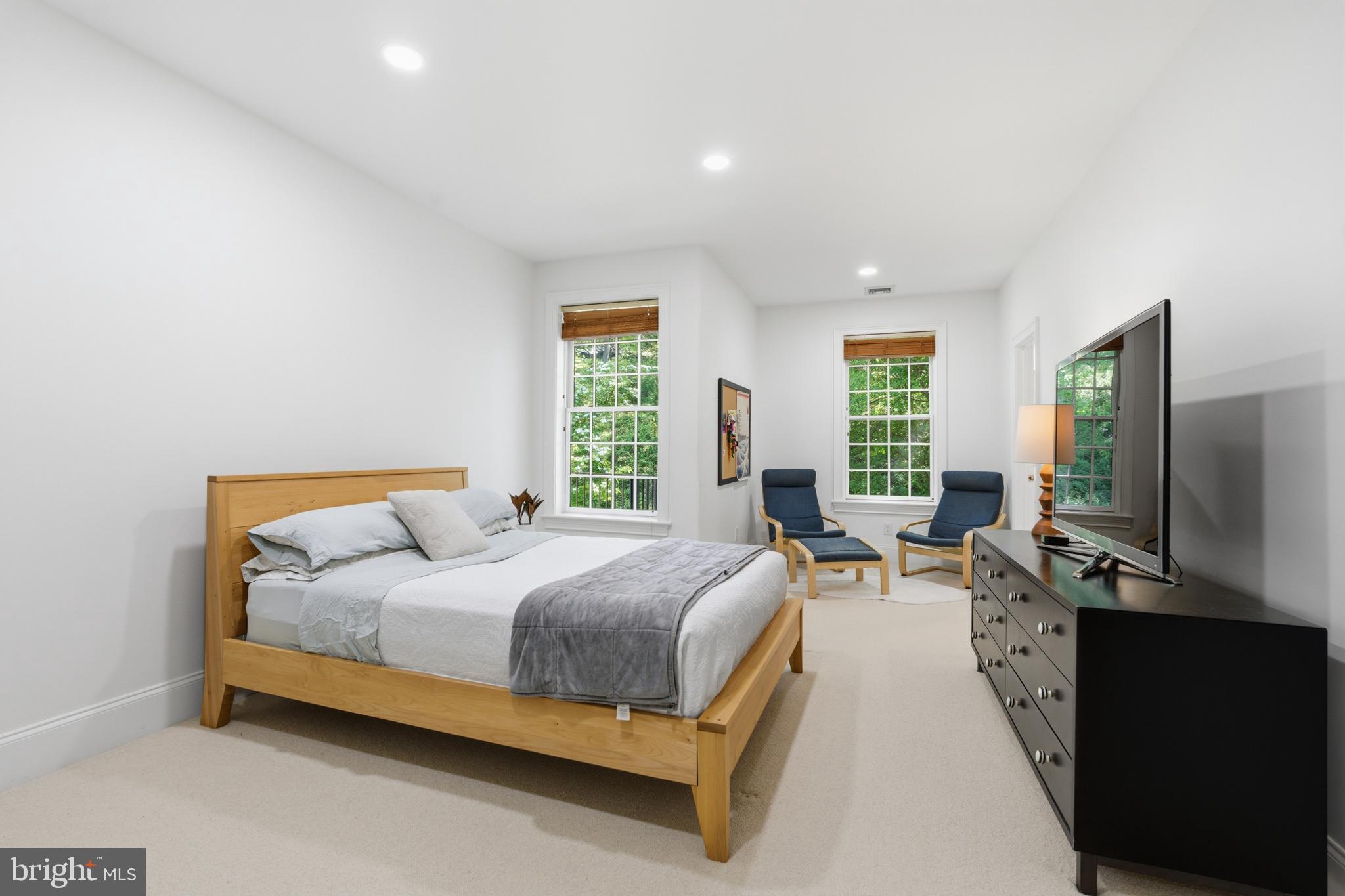 RADNOR HUNT - Residential