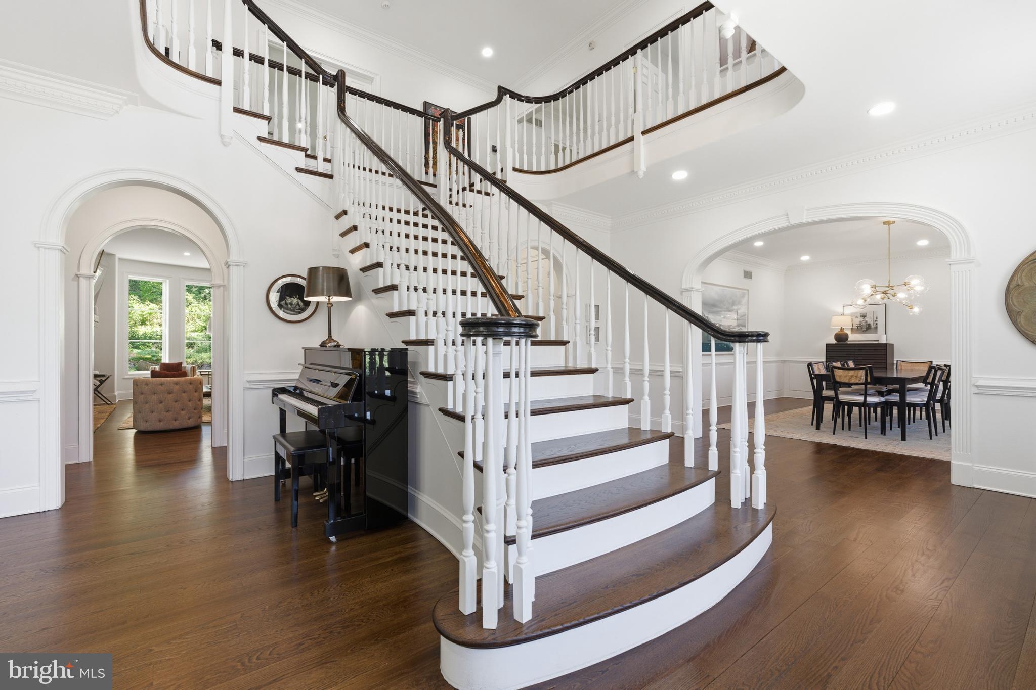 RADNOR HUNT - Residential
