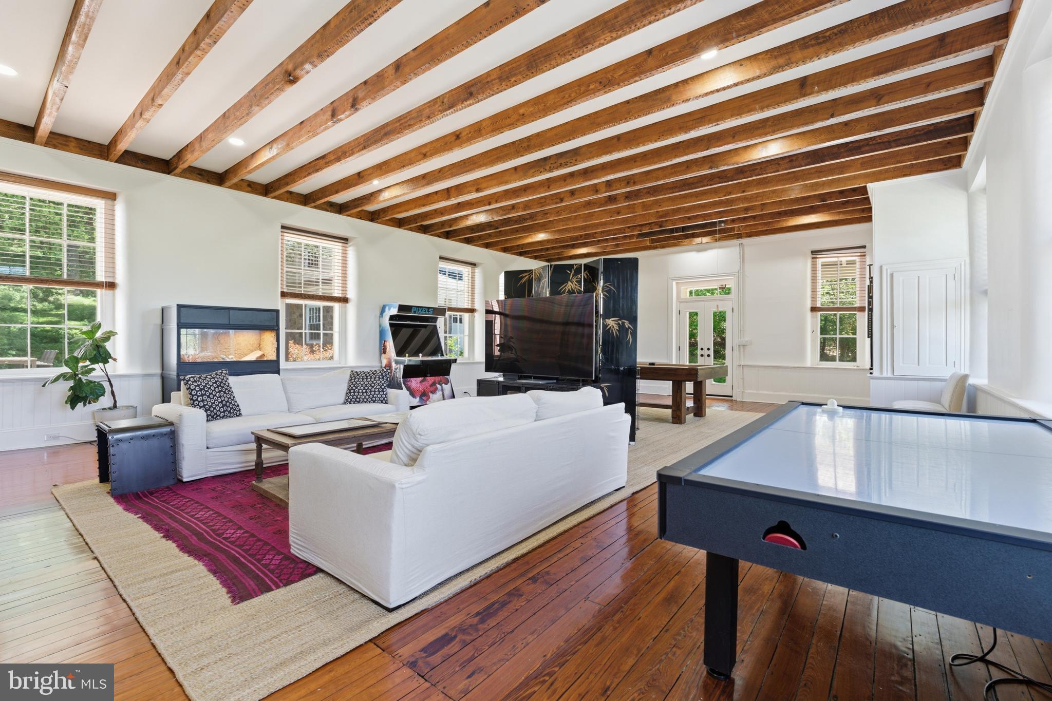 RADNOR HUNT - Residential