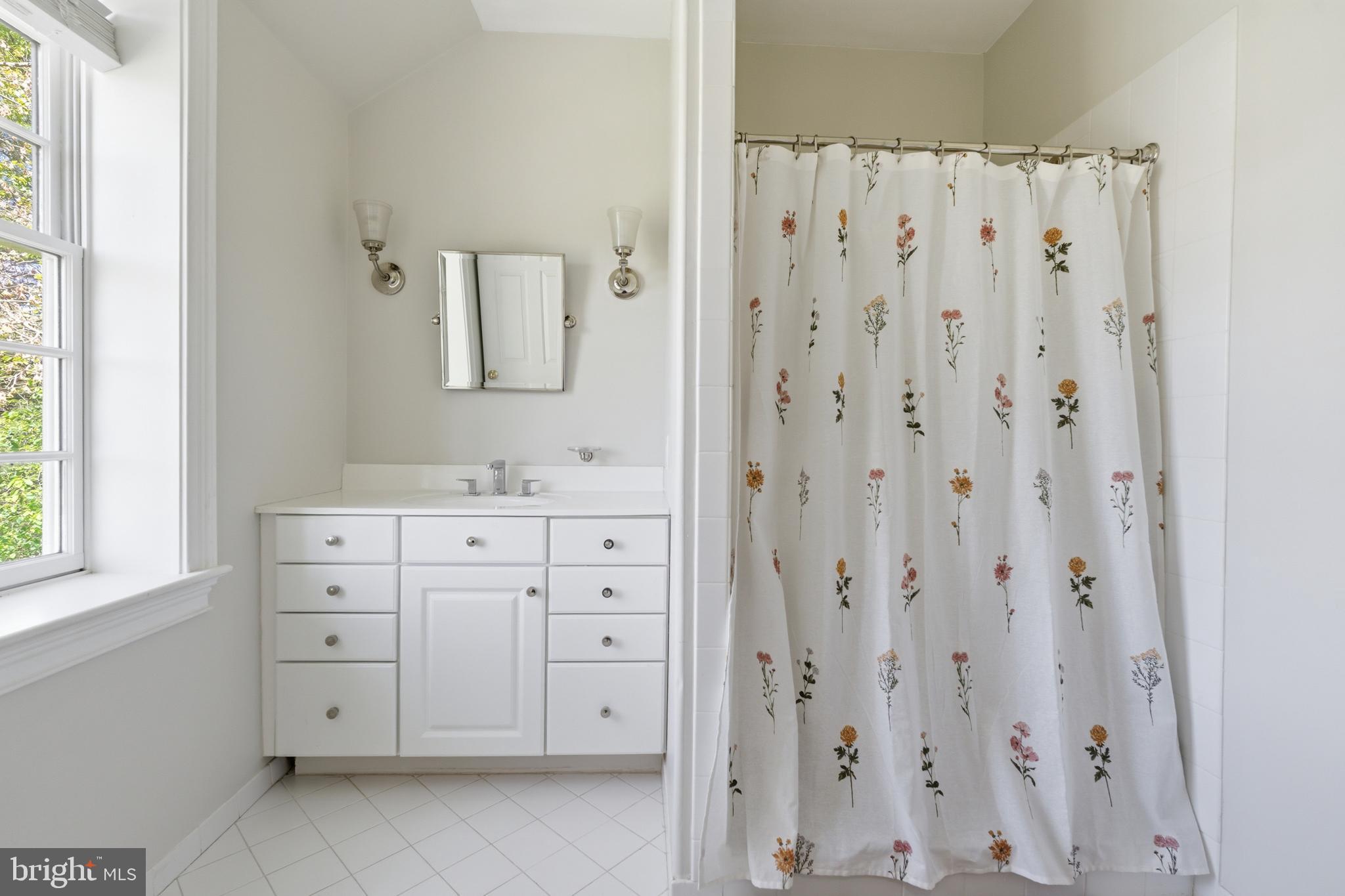 RADNOR HUNT - Residential