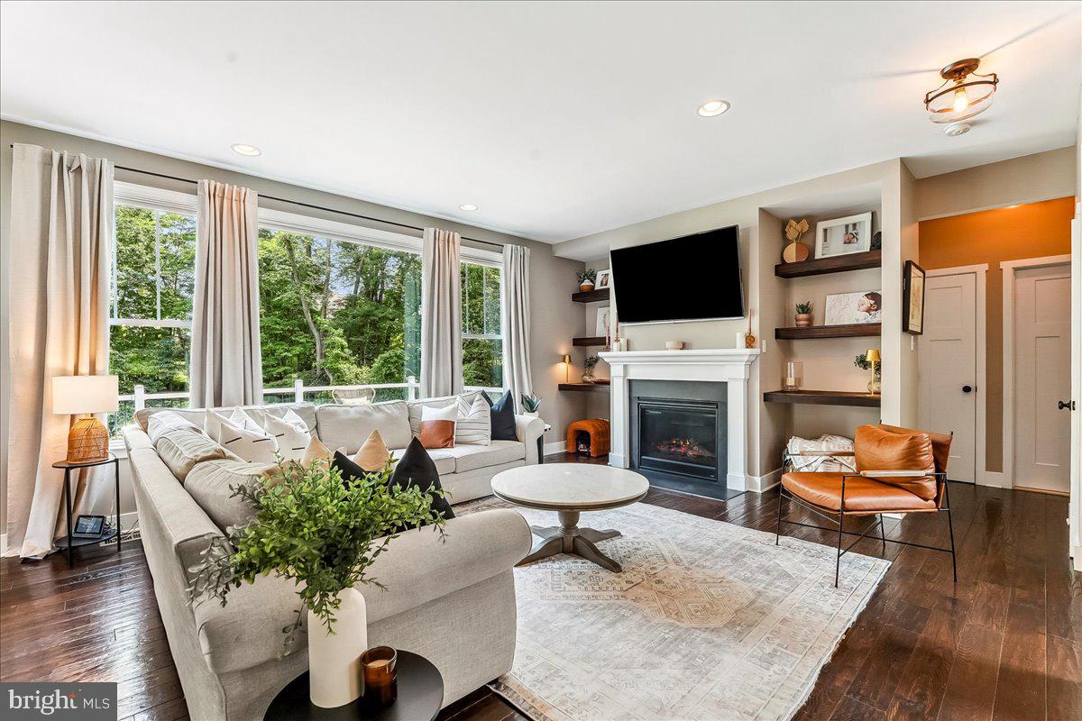 LAUGHEAD LANE - Residential