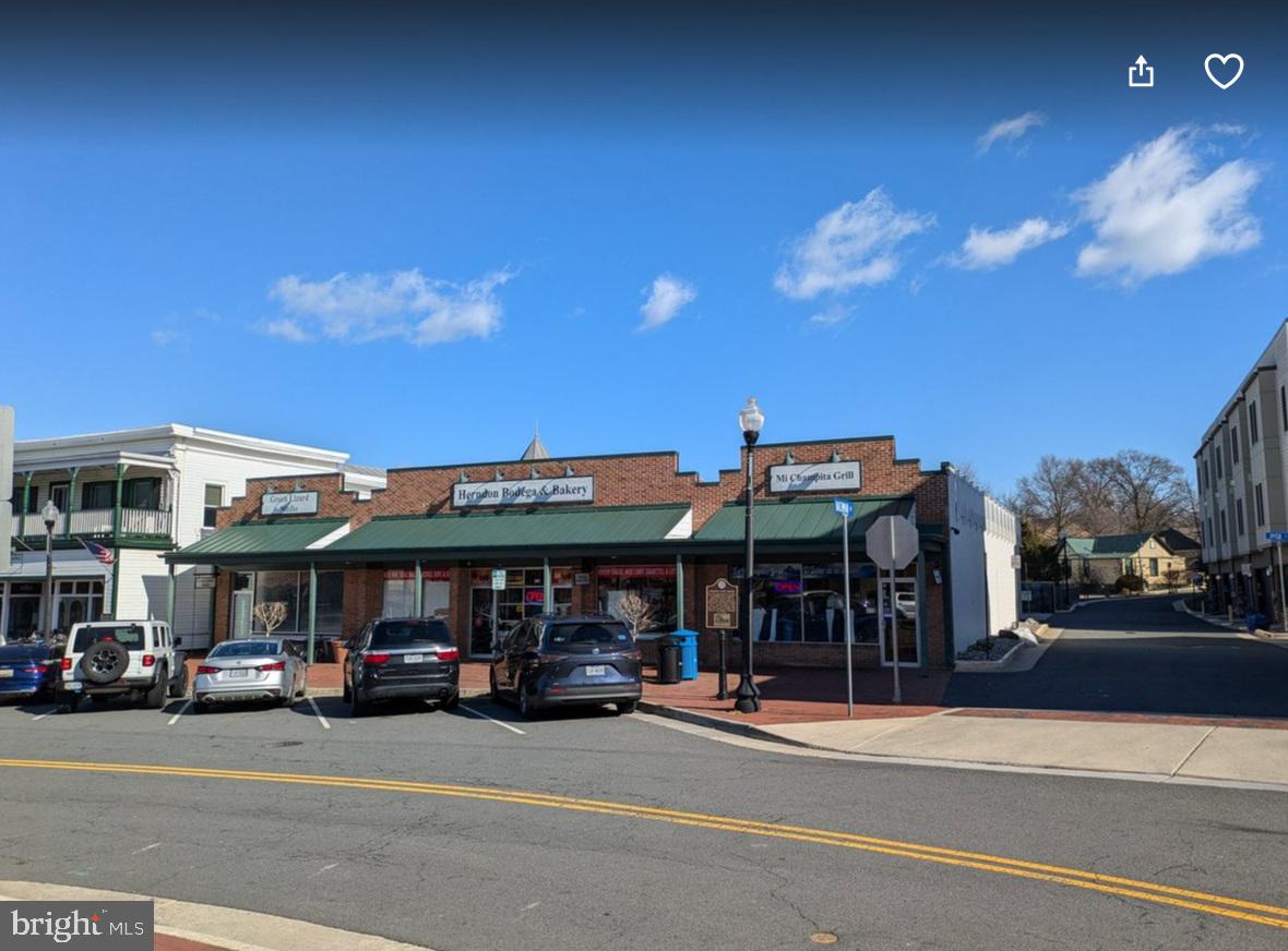 JUNCTION SQUARE - Residential Lease