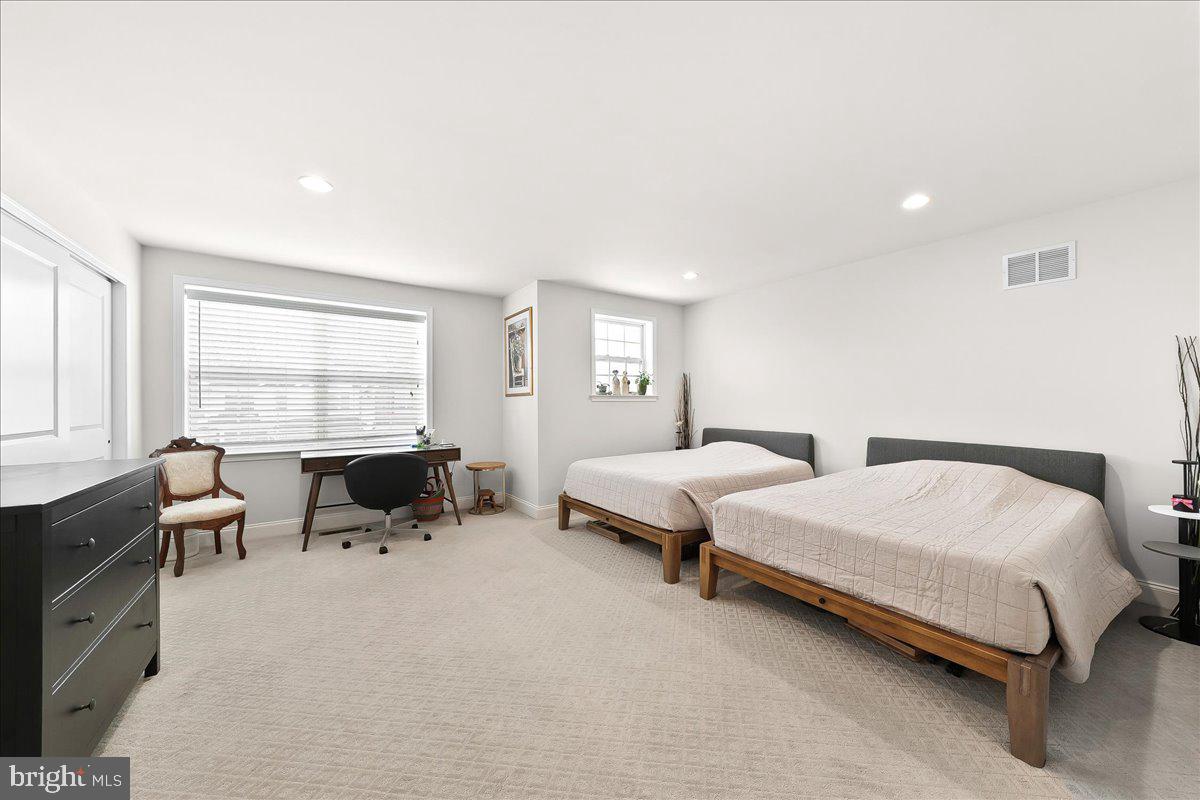 ENCLAVE AT ELLIS PRE - Residential