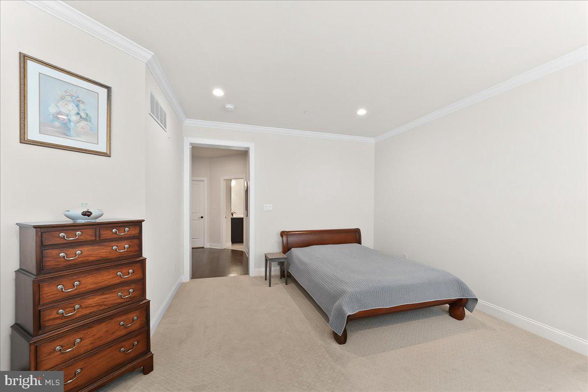 ENCLAVE AT ELLIS PRE - Residential