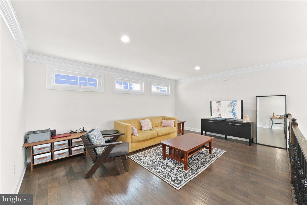 ENCLAVE AT ELLIS PRE - Residential
