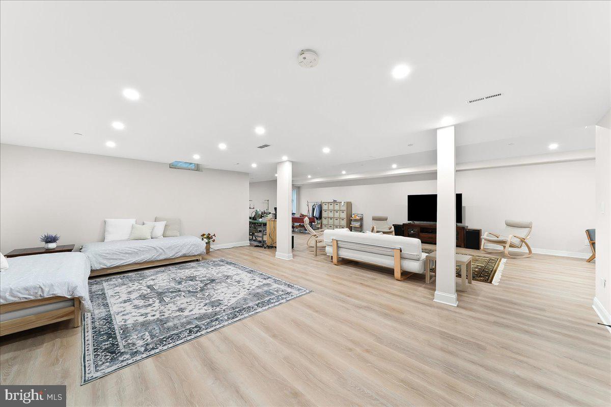 ENCLAVE AT ELLIS PRE - Residential