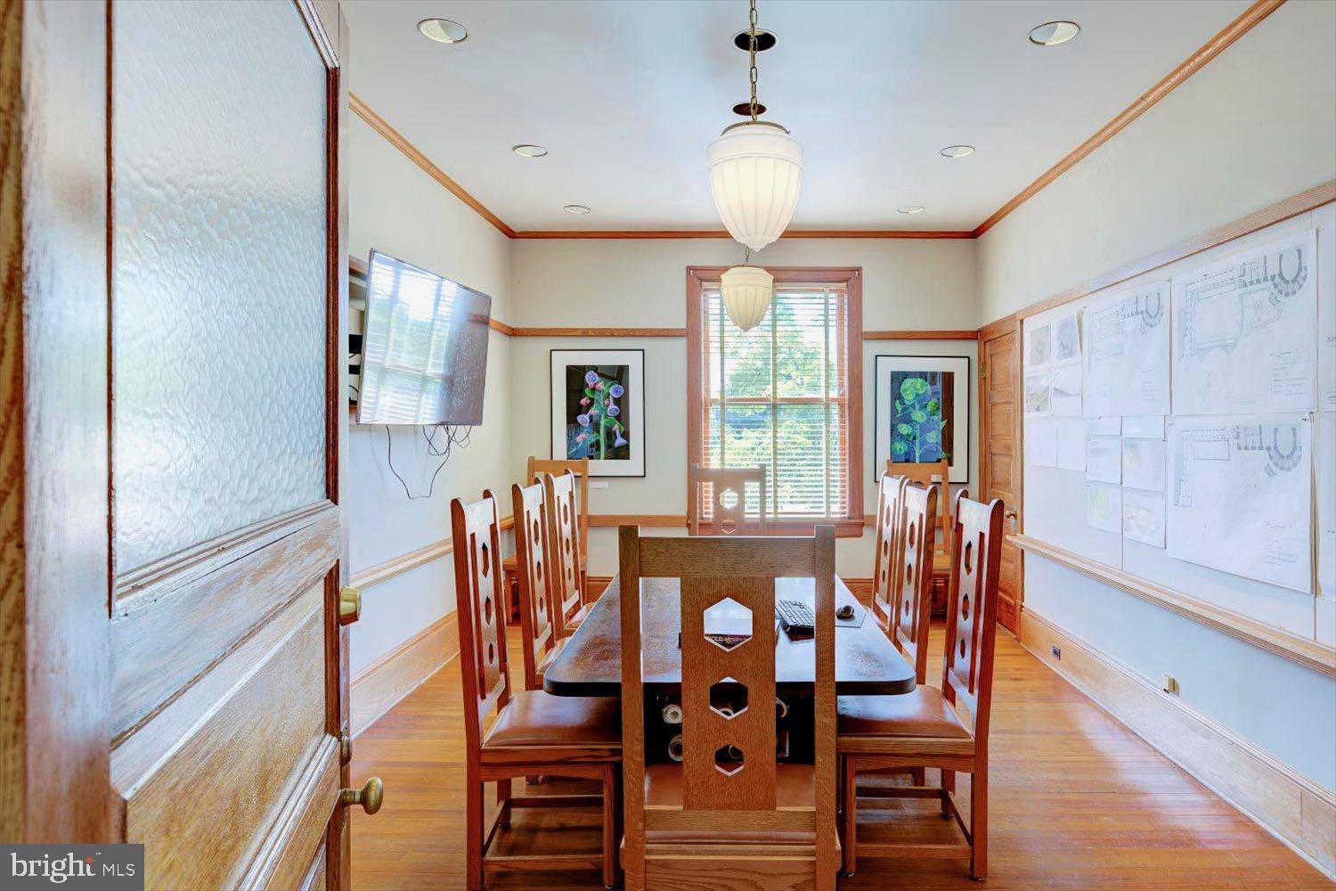 CAPITOL HILL - Commercial Sale