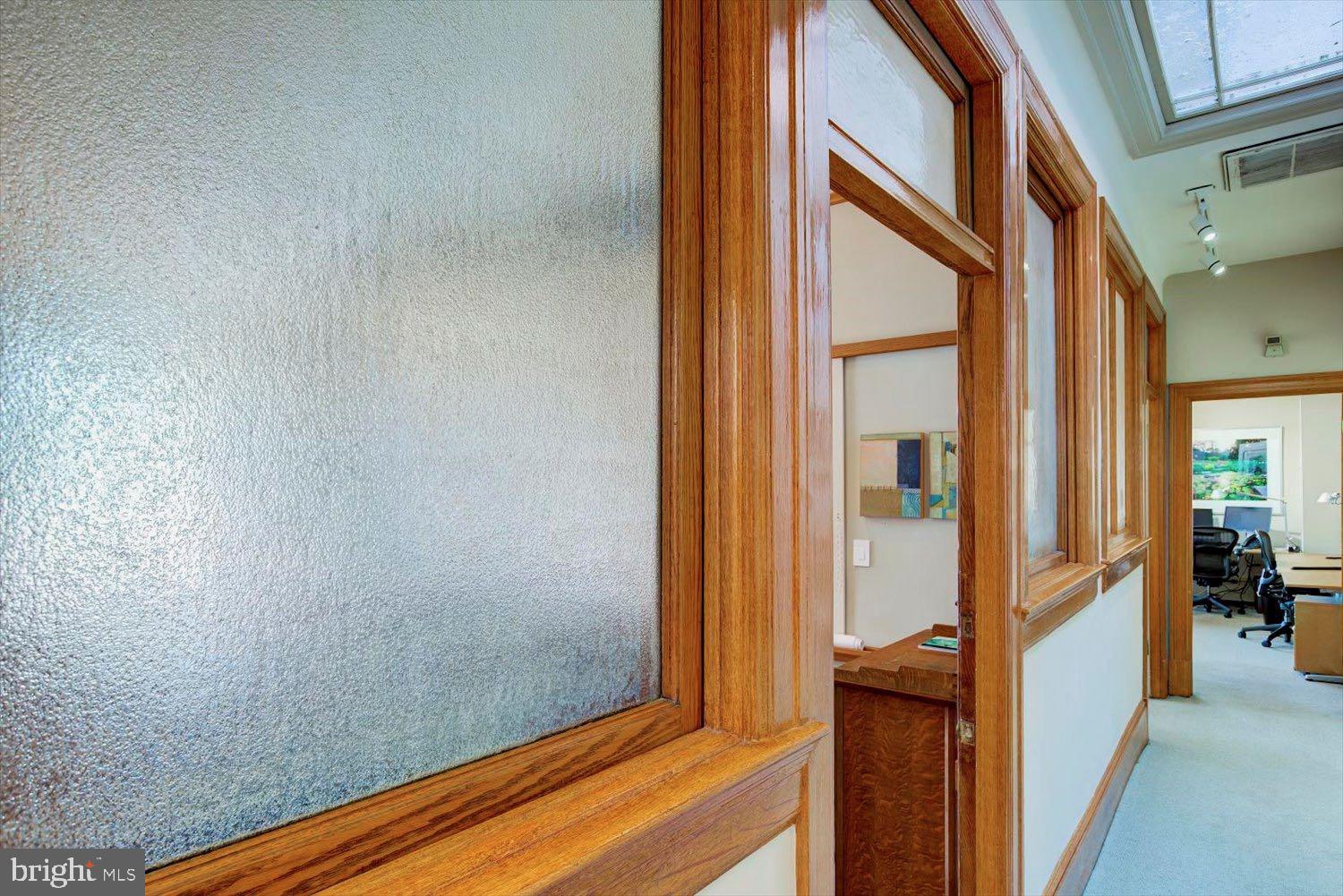 CAPITOL HILL - Commercial Sale