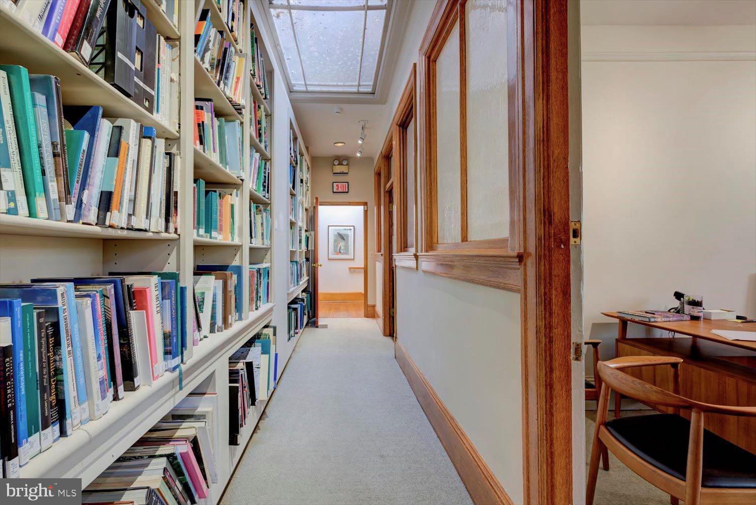 CAPITOL HILL - Commercial Sale
