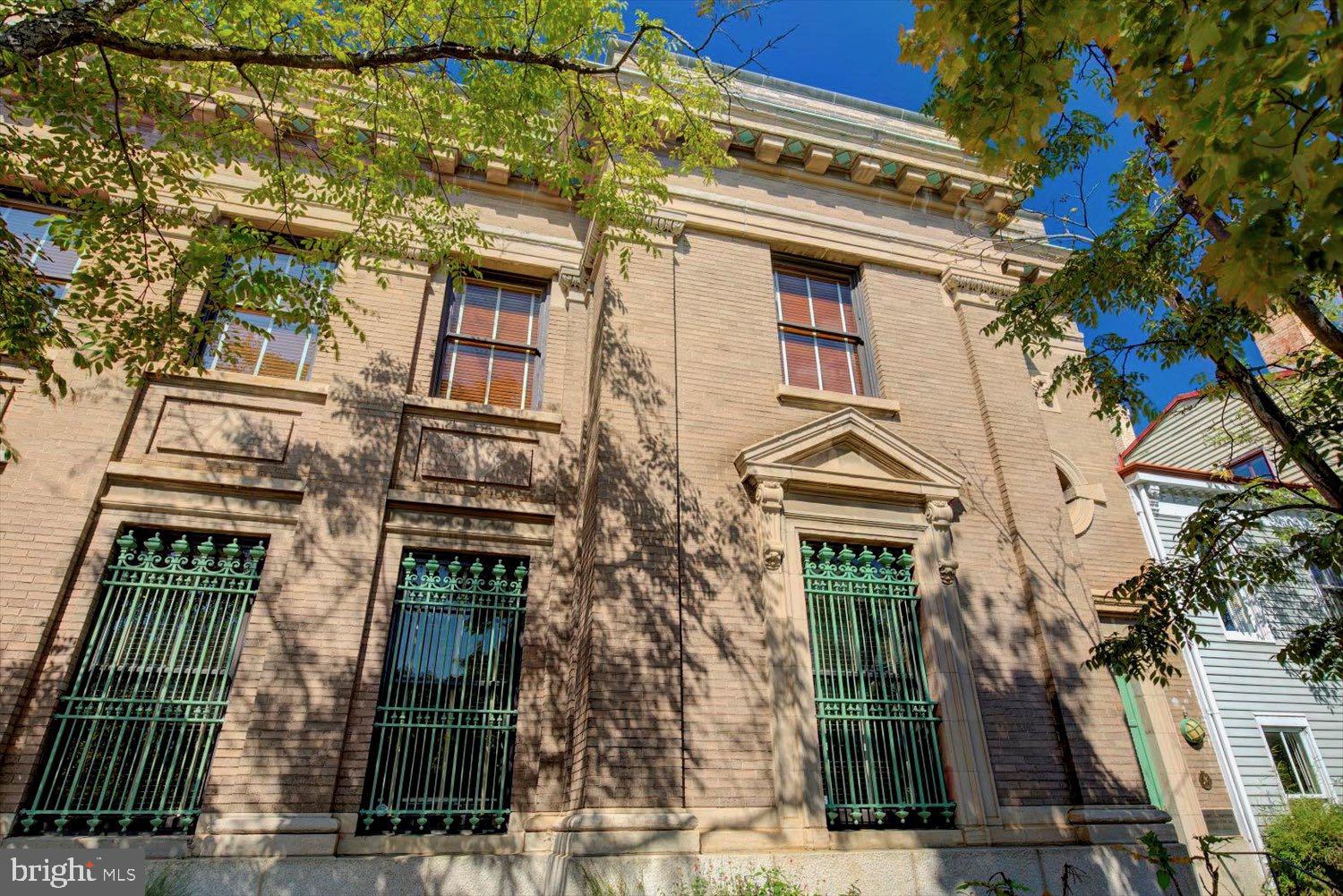 CAPITOL HILL - Commercial Sale