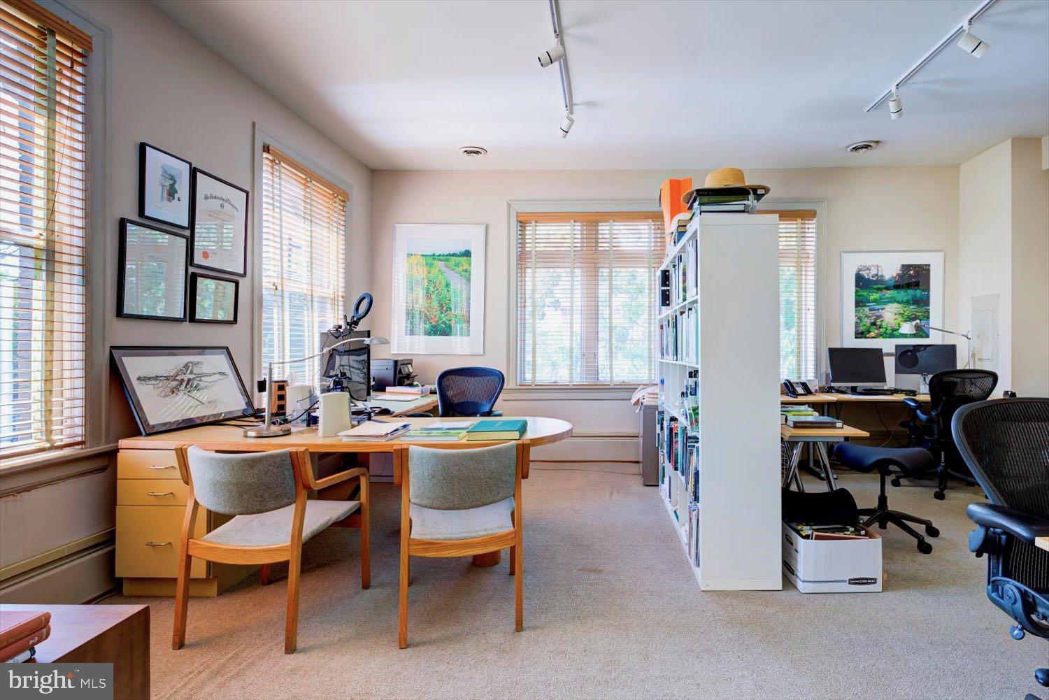 CAPITOL HILL - Commercial Sale