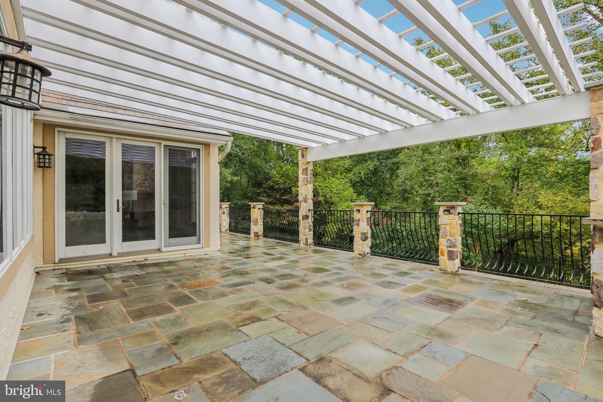 RADNOR HUNT - Residential