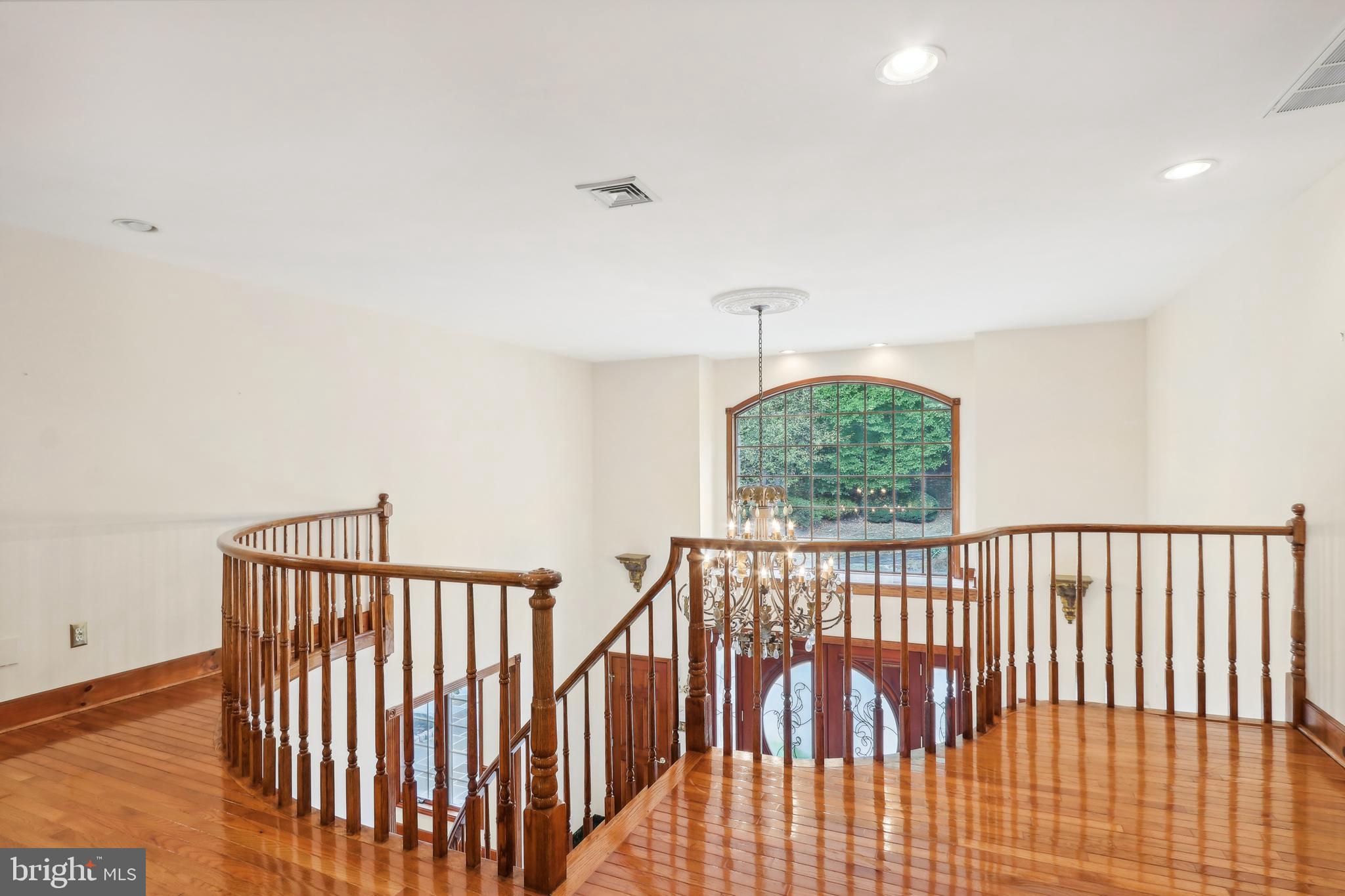 RADNOR HUNT - Residential