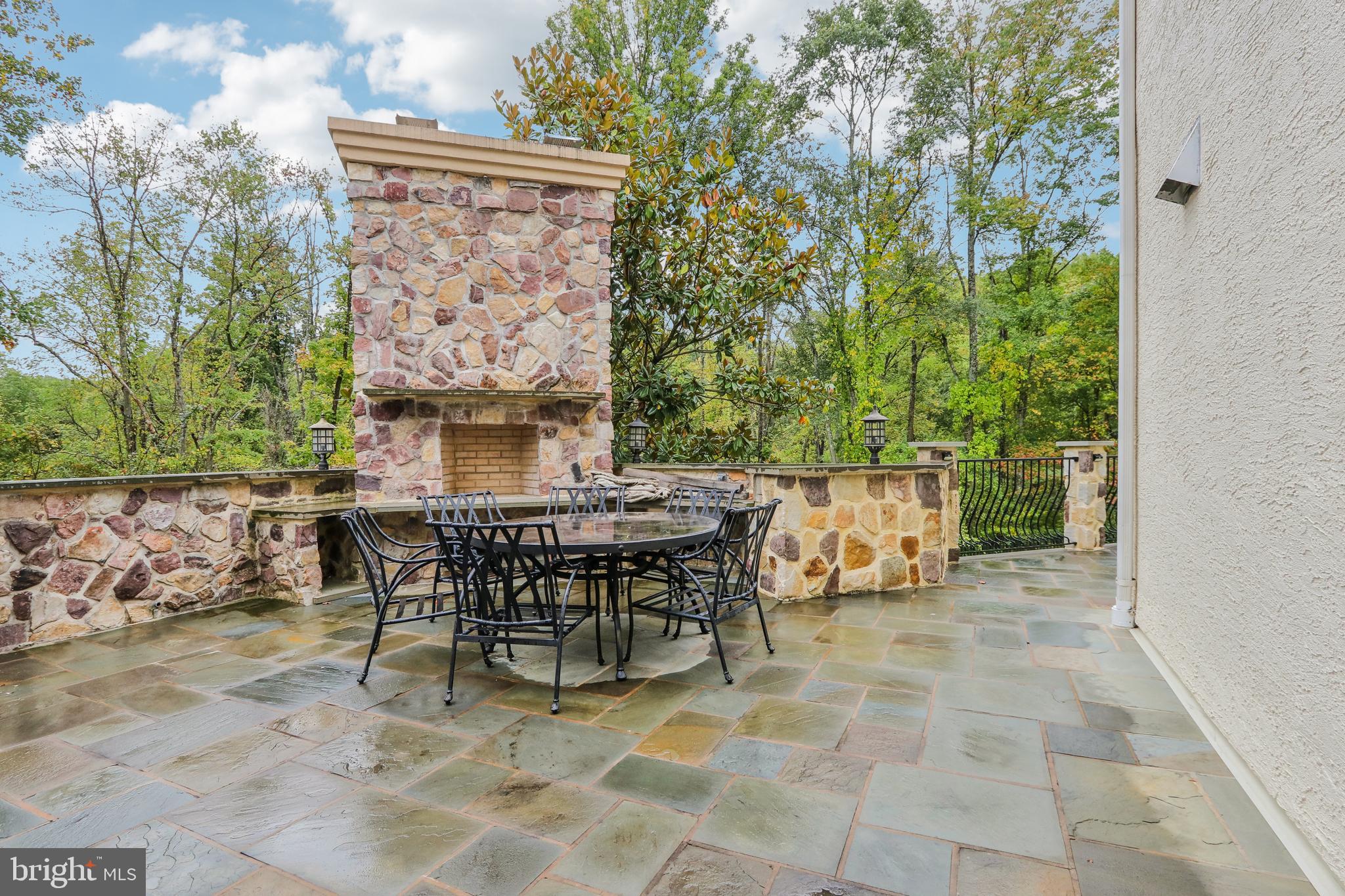 RADNOR HUNT - Residential