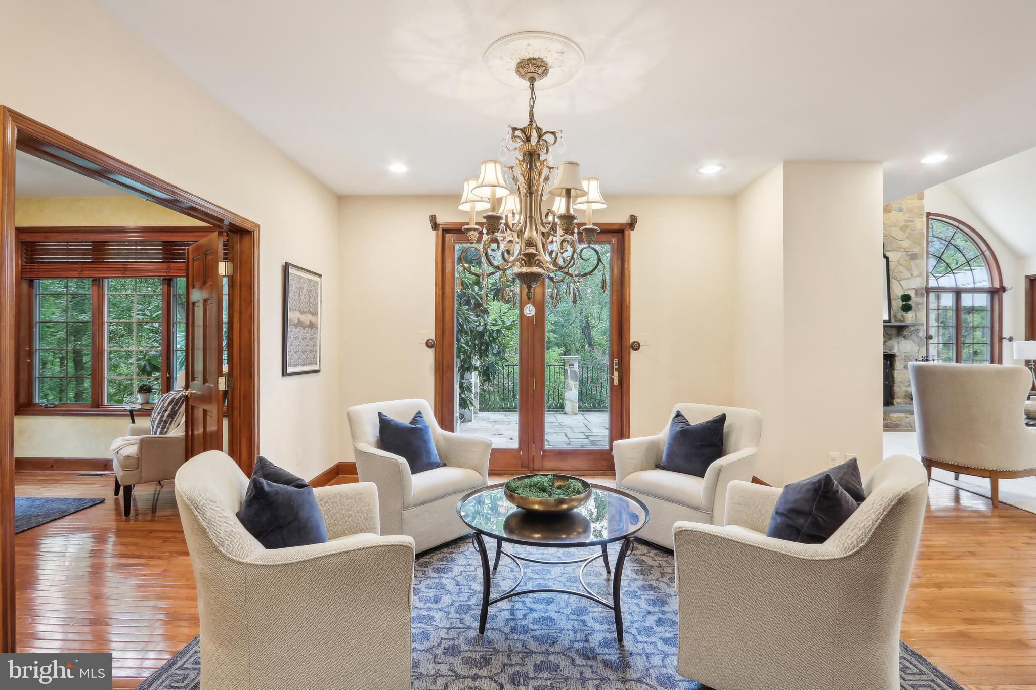 RADNOR HUNT - Residential