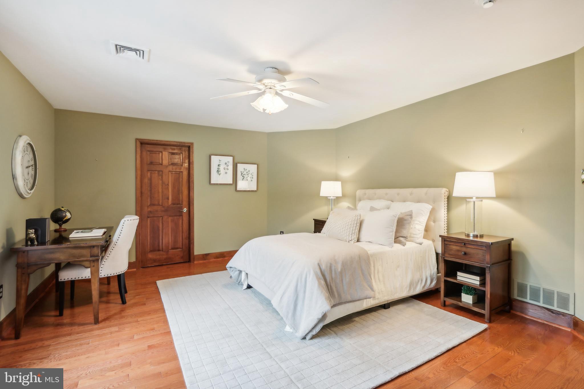 RADNOR HUNT - Residential