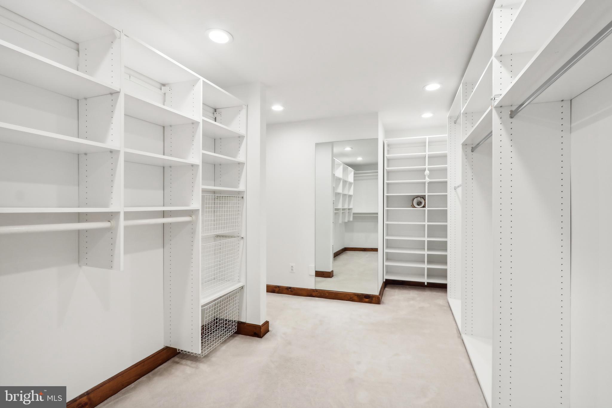 RADNOR HUNT - Residential