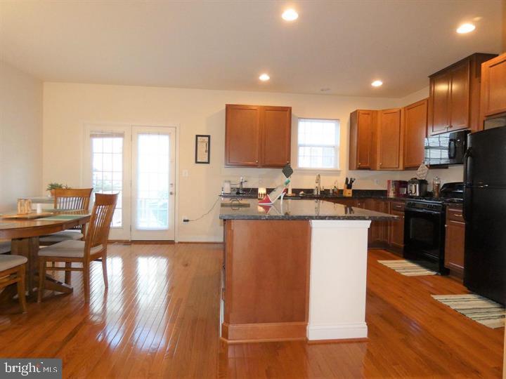 TRIANGLE HIGHLANDS CONDO - Residential
