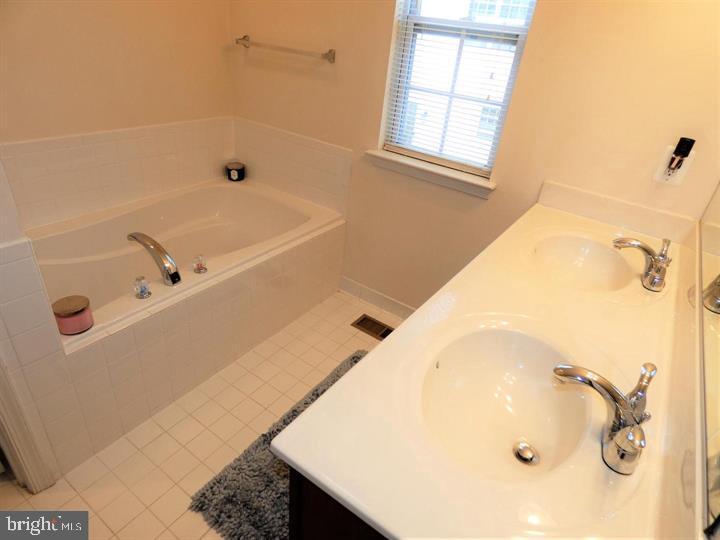 TRIANGLE HIGHLANDS CONDO - Residential
