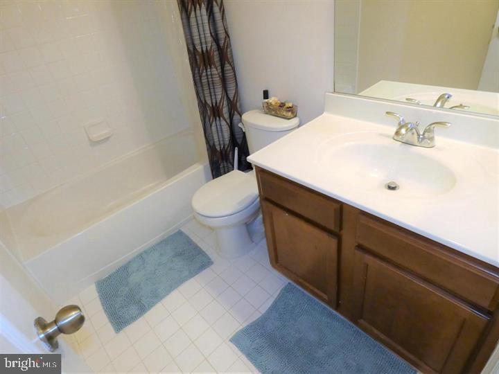 TRIANGLE HIGHLANDS CONDO - Residential