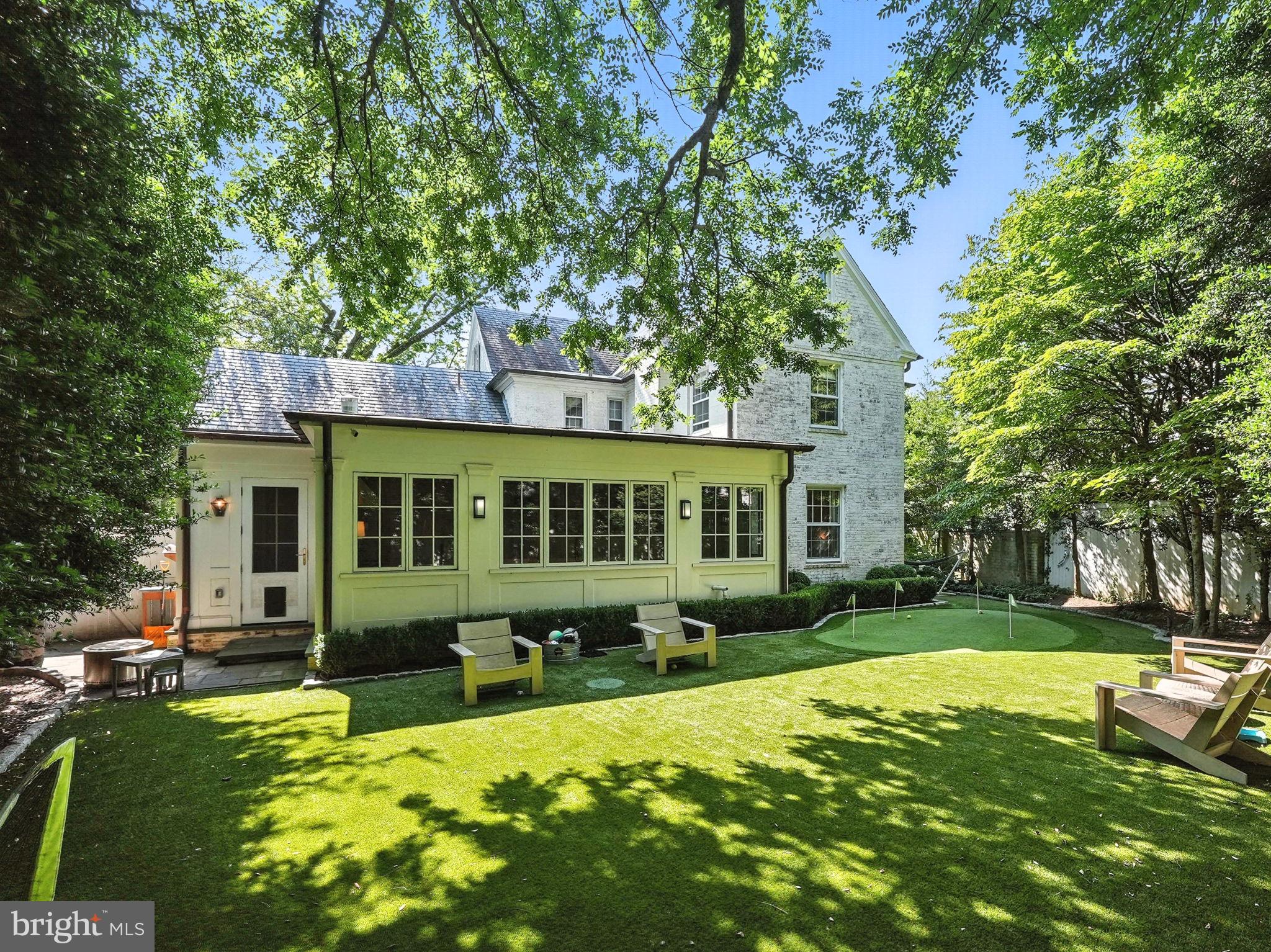FOXHALL - Residential