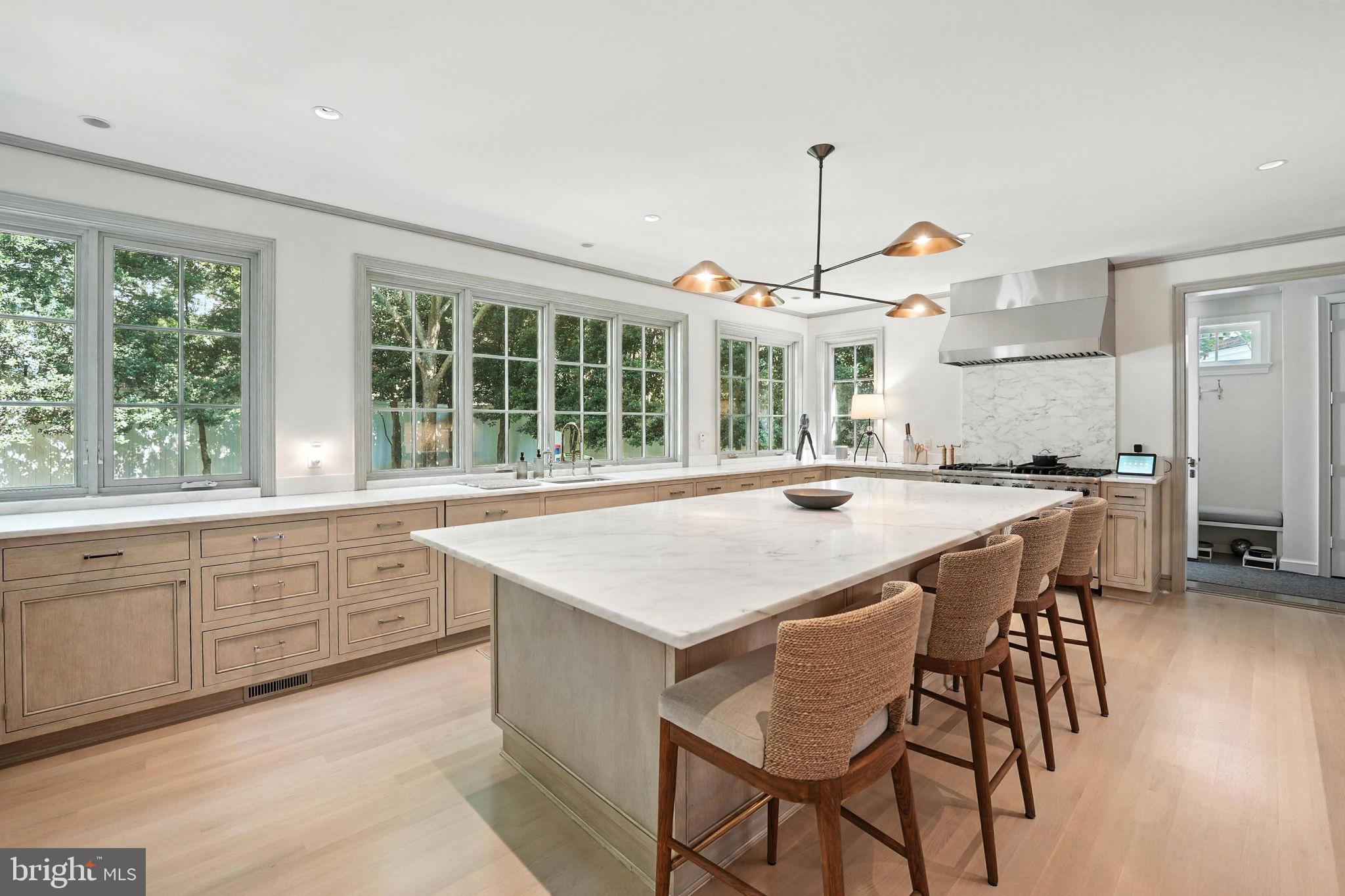 FOXHALL - Residential