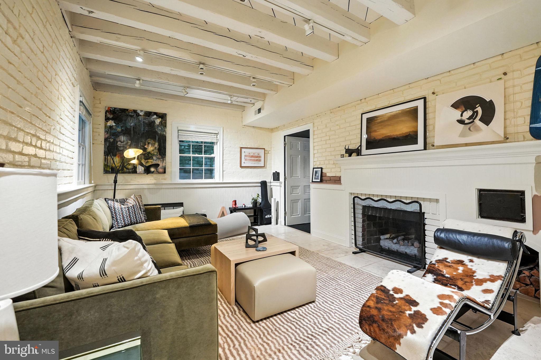 FOXHALL - Residential