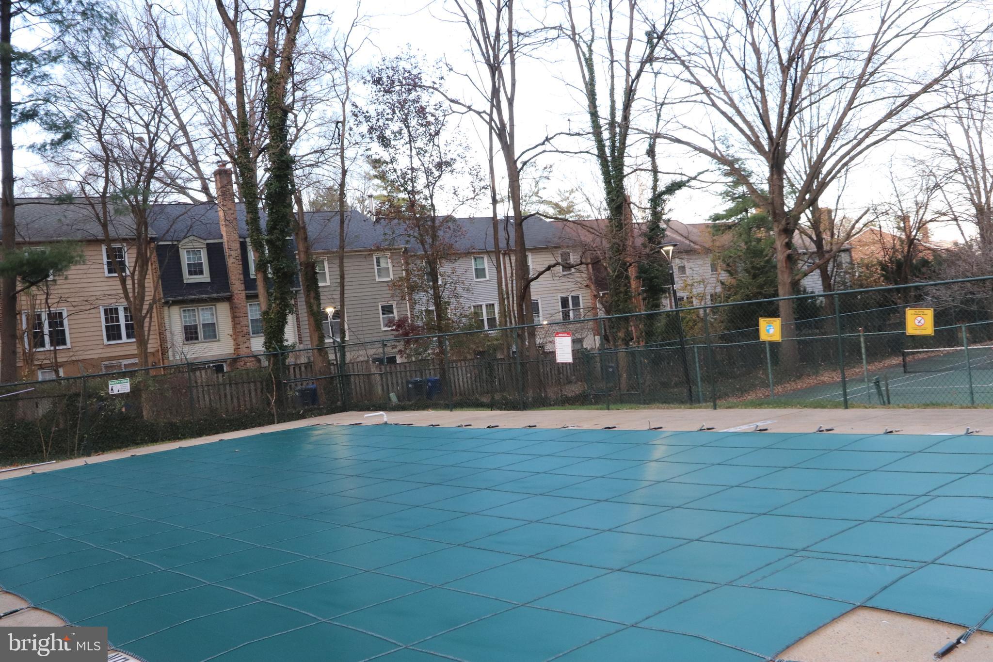 HUNTING CREEK CLUB CONDOMINIUMS - Residential