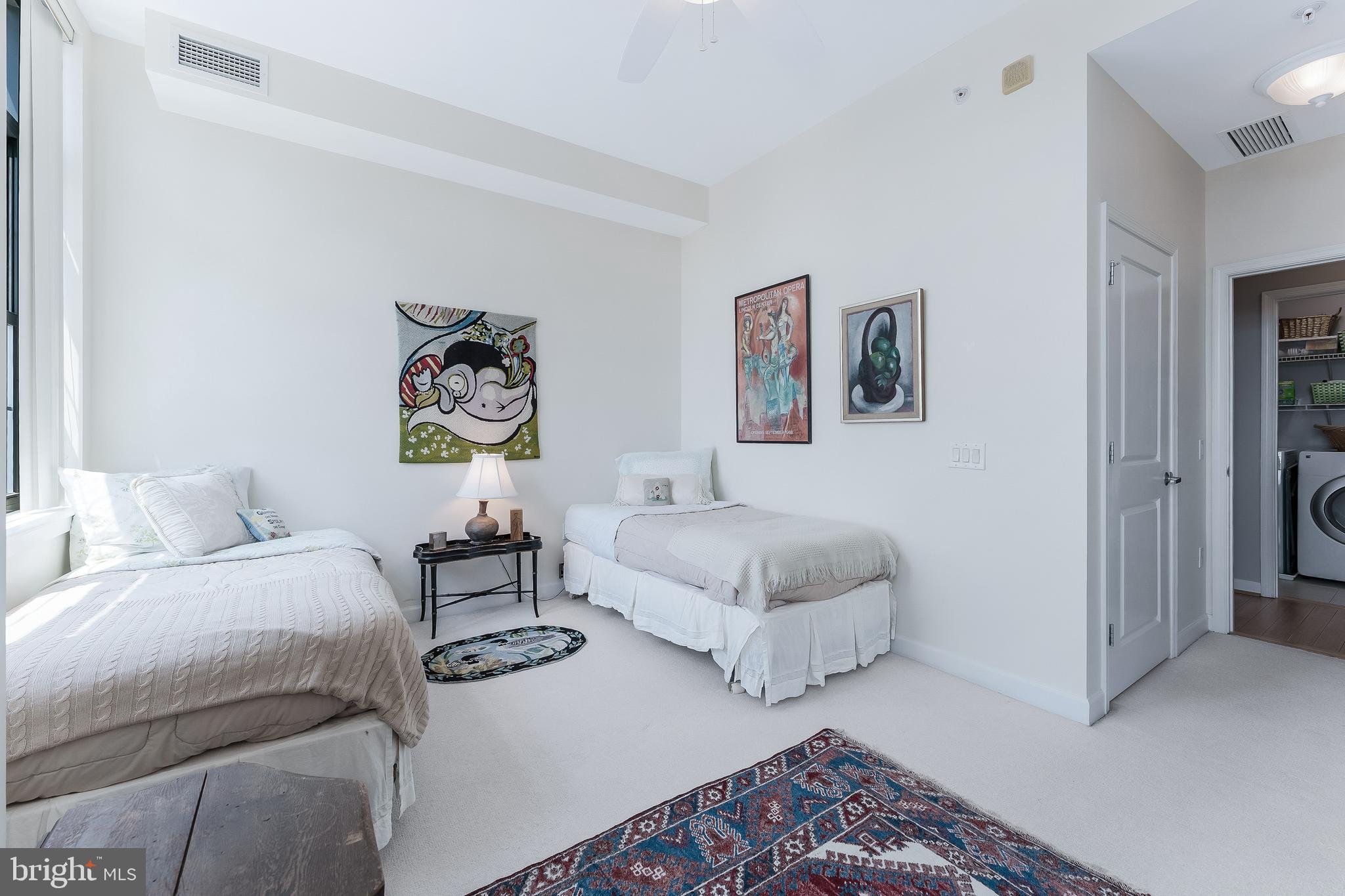 PARAMOUNT - Residential