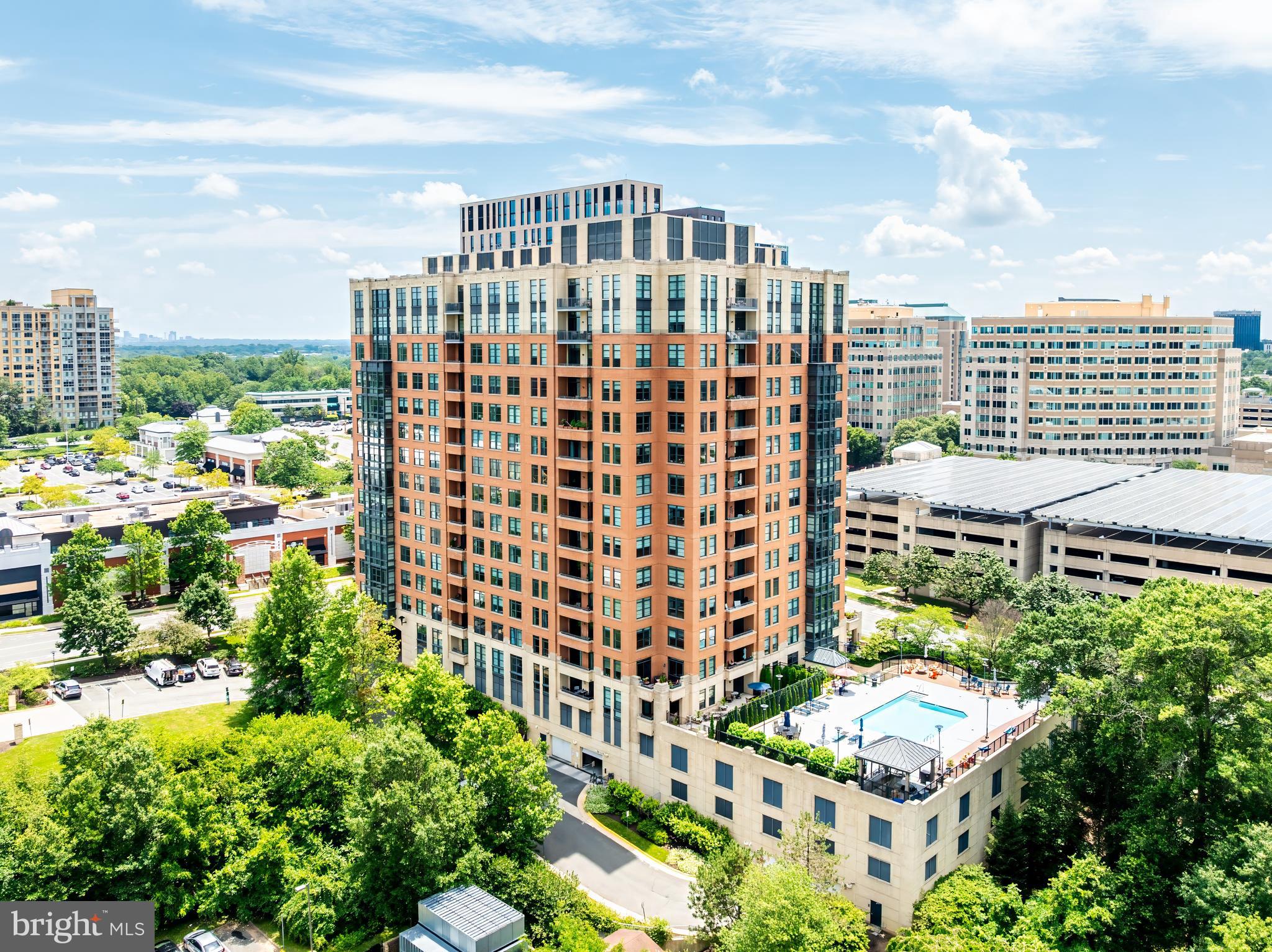 PARAMOUNT - Residential