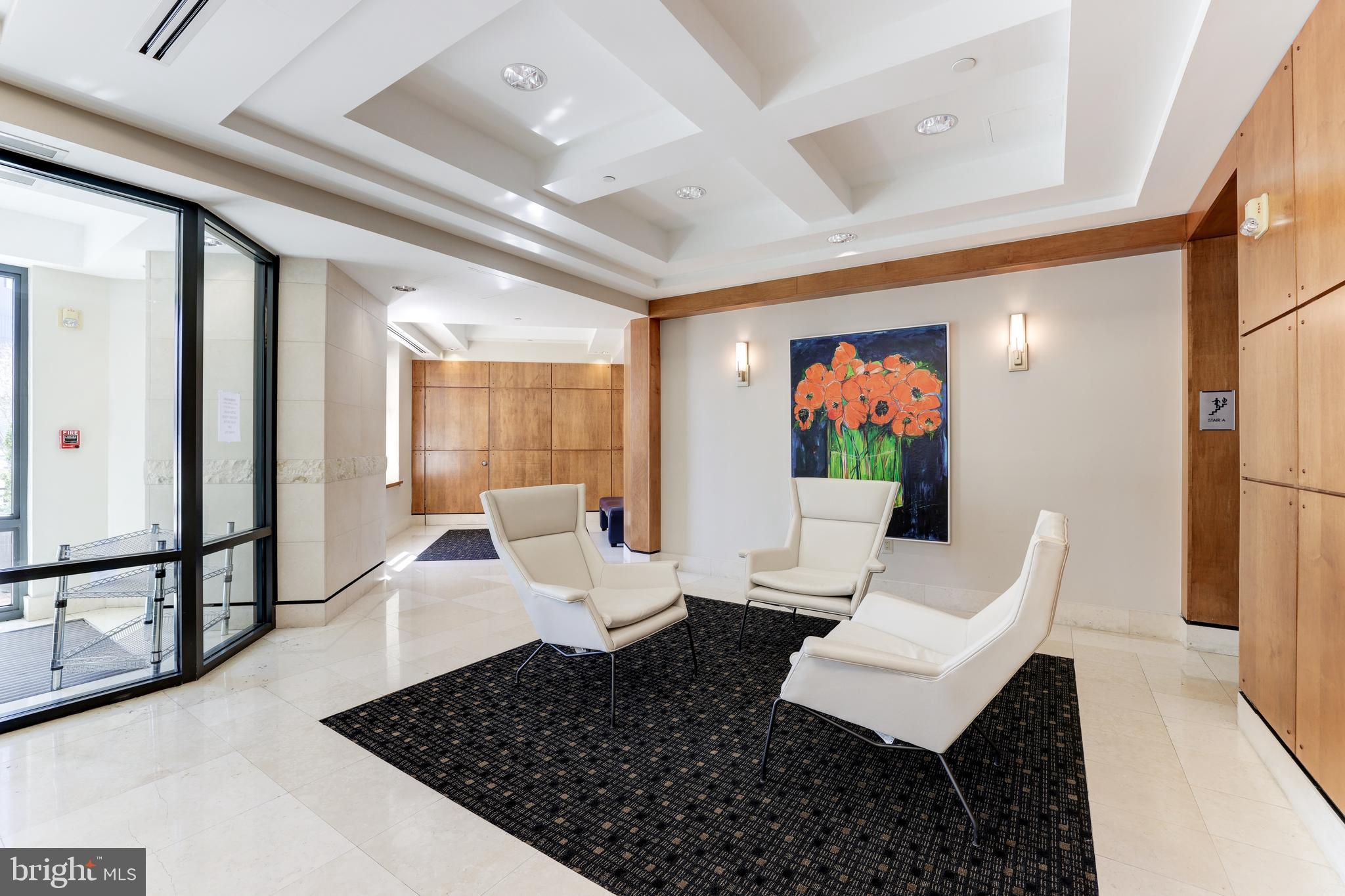PARAMOUNT - Residential