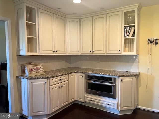 VILLAGE OF HICKORY RIDGE - Residential