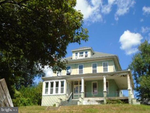 NO ACCESS OR VIEWINGS of this property. Please DO NOT DISTURB the occupant. Take a drive by this four bedroom, three bath home and see if it may be your next investment. "As is" cash only sale with no contingencies or inspections. Buyer will be responsible for obtaining possession of the property upon closing.